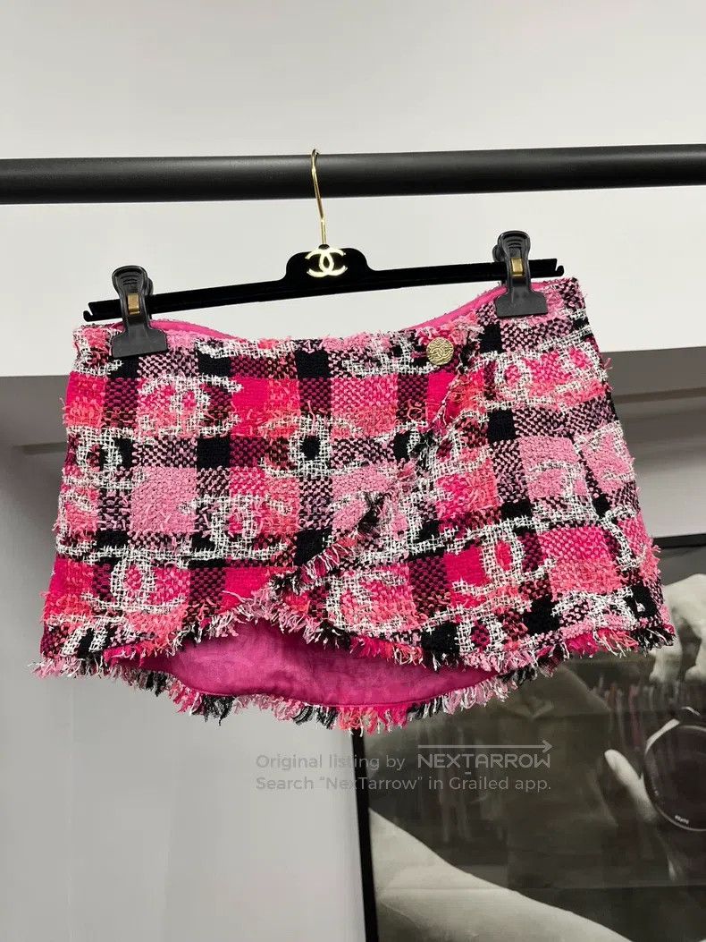 Chanel Chanel Series pink tweed skirt Size 26" / US 2 / IT 38 - 1 Thumbnail
