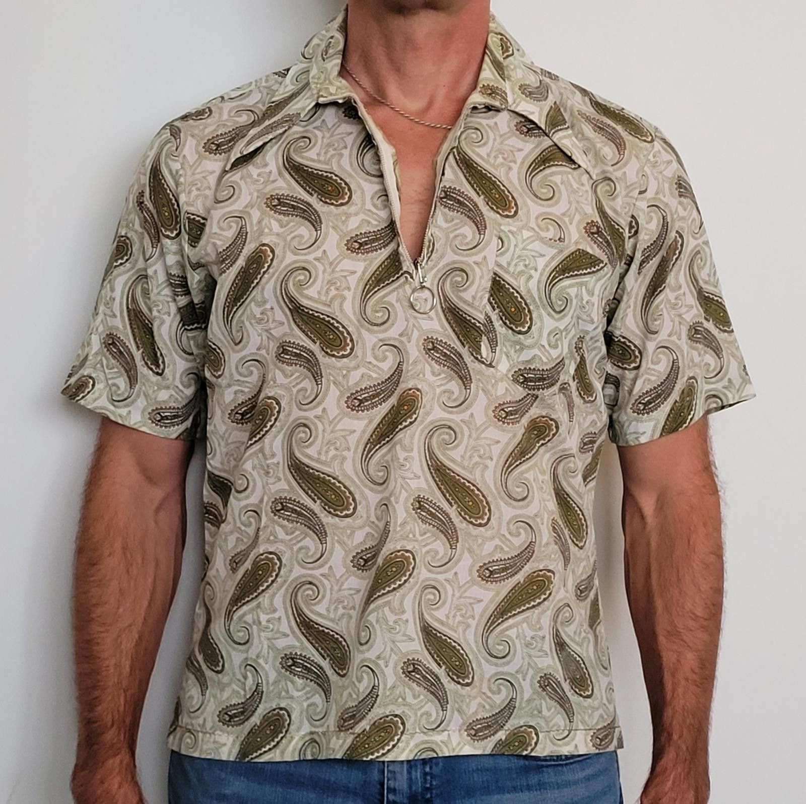 Other Trax Men's Medium Zip Shirt Short Sleeve Green Paisley Size 38R - 1 Thumbnail