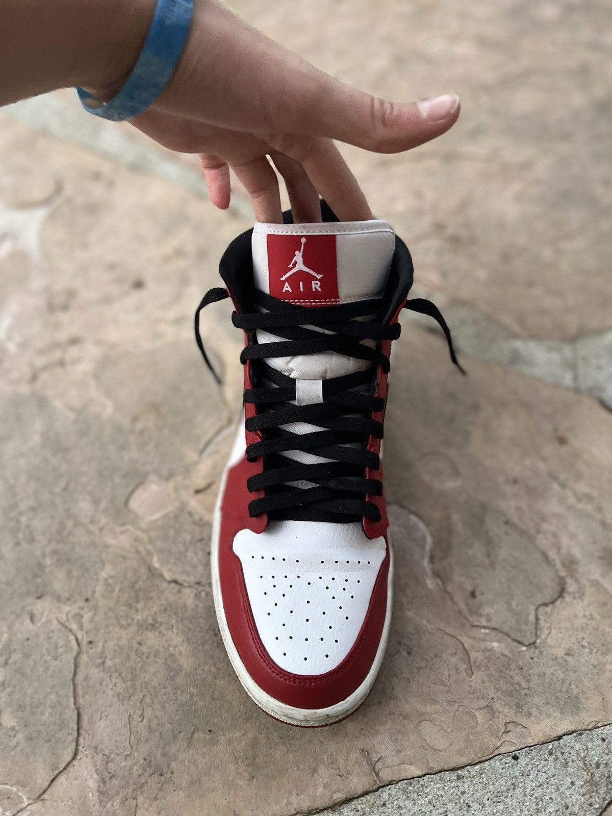 Jordan Brand × Nike Air Jordan 1 Mid Chicago 2020 Size US 9.5 / EU 42-43 - 3 Thumbnail