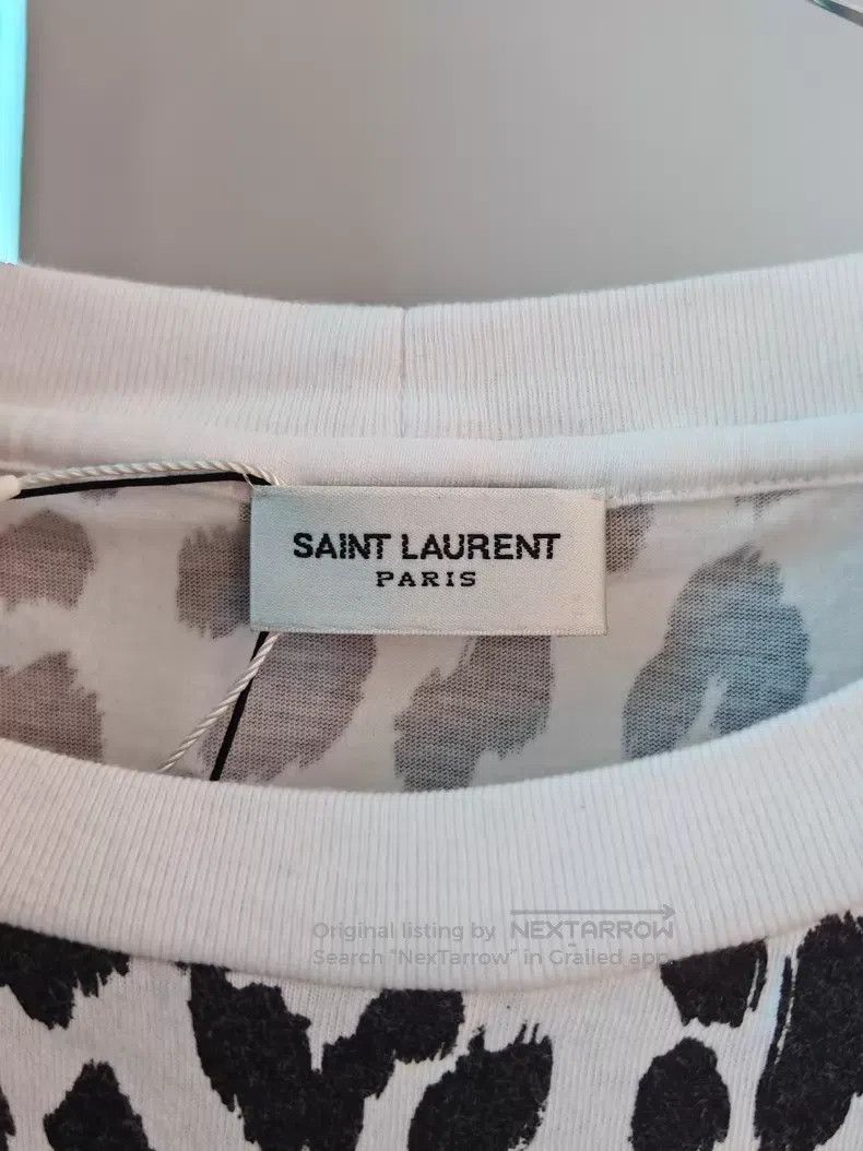 Saint Laurent Paris Saint Laurent Paris Leopard Print T-Shirt i Size US L / EU 52-54 / 3 - 4 Thumbnail