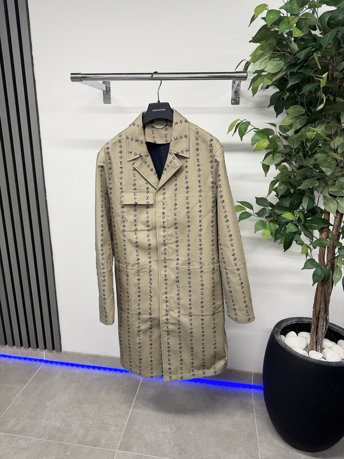 Louis Vuitton Louis Vuitton x Nigo 1A9GBI Monogram Belted Jacket RRP £3100 Size US M / EU 48-50 / 2 - 1 Thumbnail