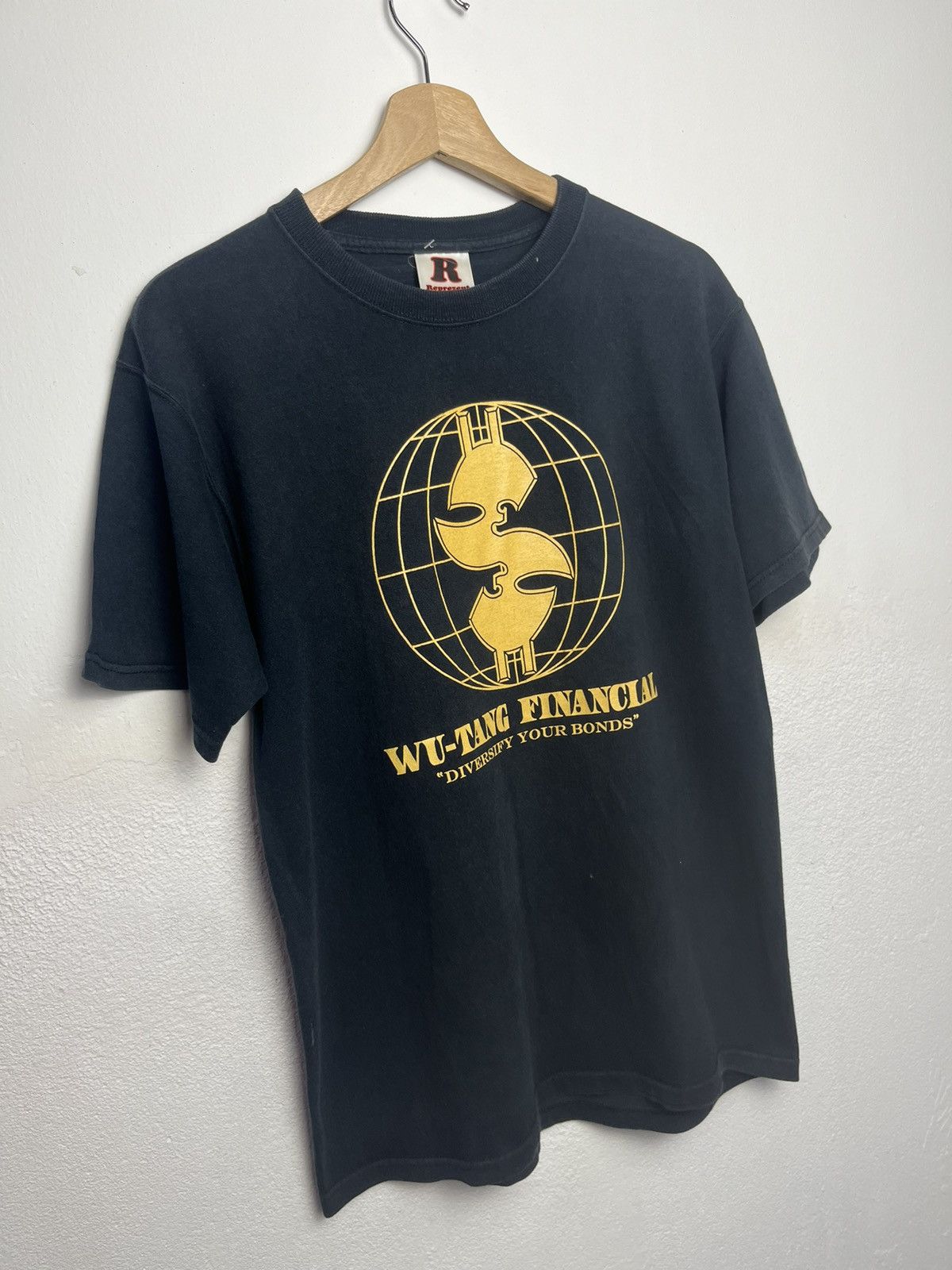 Rap Tees × Vintage × Wu-Tang Clan Vintage Wu-Tang Financial “Diversify your bonds” Tee Size US M / EU 48-50 / 2 - 5 Thumbnail