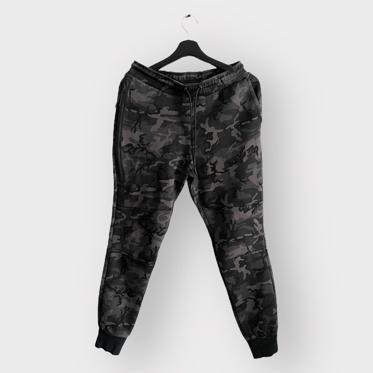 Nike STEAL! 2000s Nike Tech Fleece Camo Track Pants Size US 32 / EU 48 - 1 Thumbnail