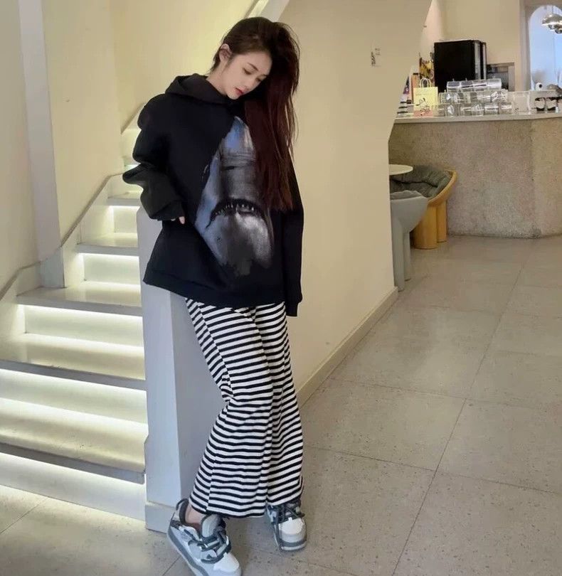 Givenchy Givenchy Black Shark Print Hooded Drawstring Sweatshirt Size US L / EU 52-54 / 3 - 9 Thumbnail