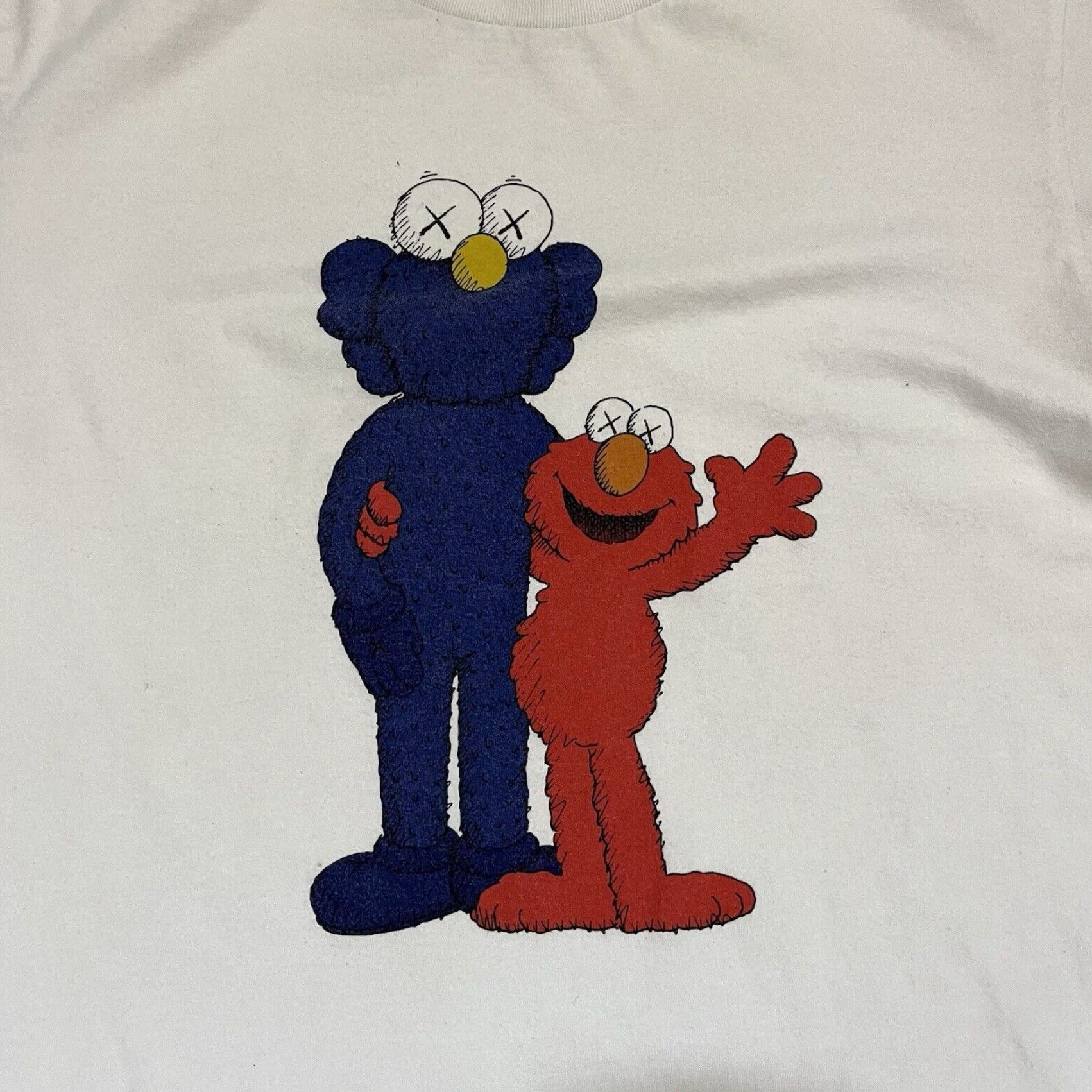 Kaws KAWS x Uniqlo Sesame Street Elmo T-Shirt Mens Medium White Graphic Print Streetwear Size US M / EU 48-50 / 2 - 2 Thumbnail