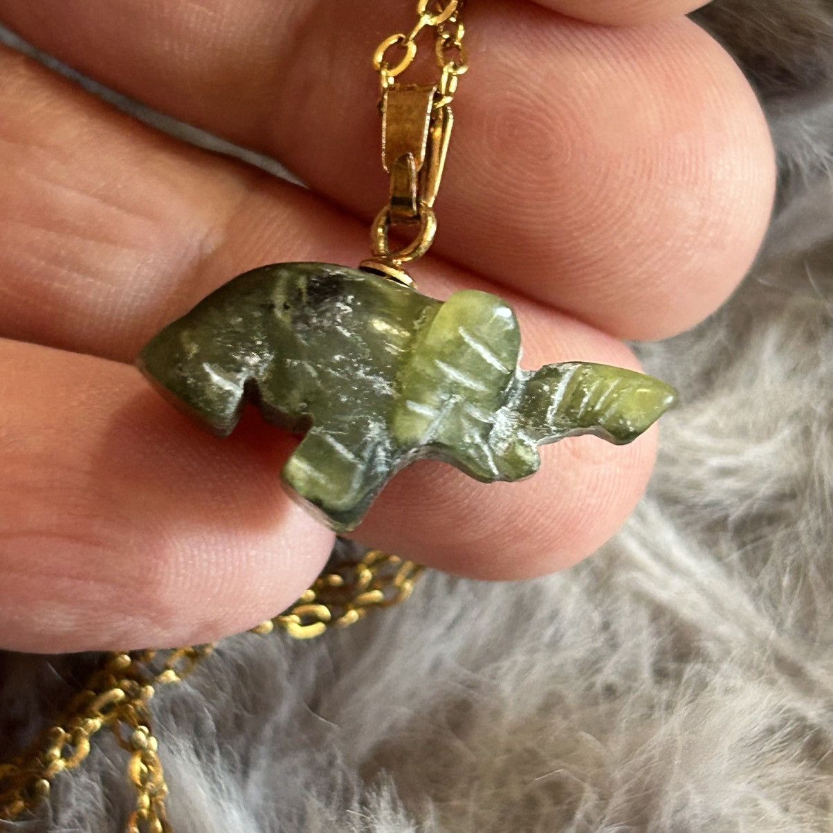 Vintage Vintage hand carved nephrite jade lucky elephant necklace Size ONE SIZE - 6 Thumbnail