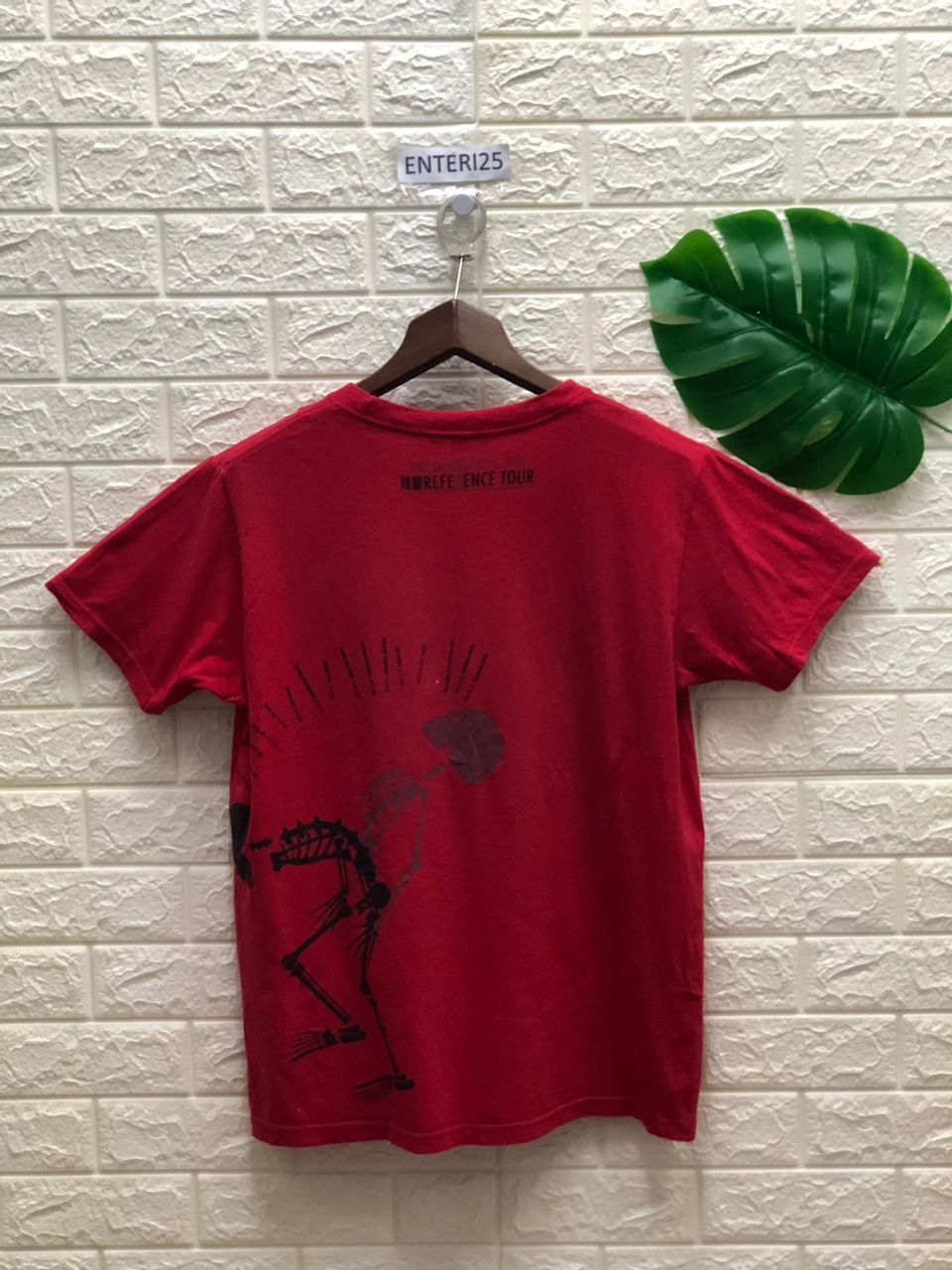 Band Tees vintage Rock Band 2011 One Ok Rock-Reference tour red tees Size US L / EU 52-54 / 3 - 6 Thumbnail