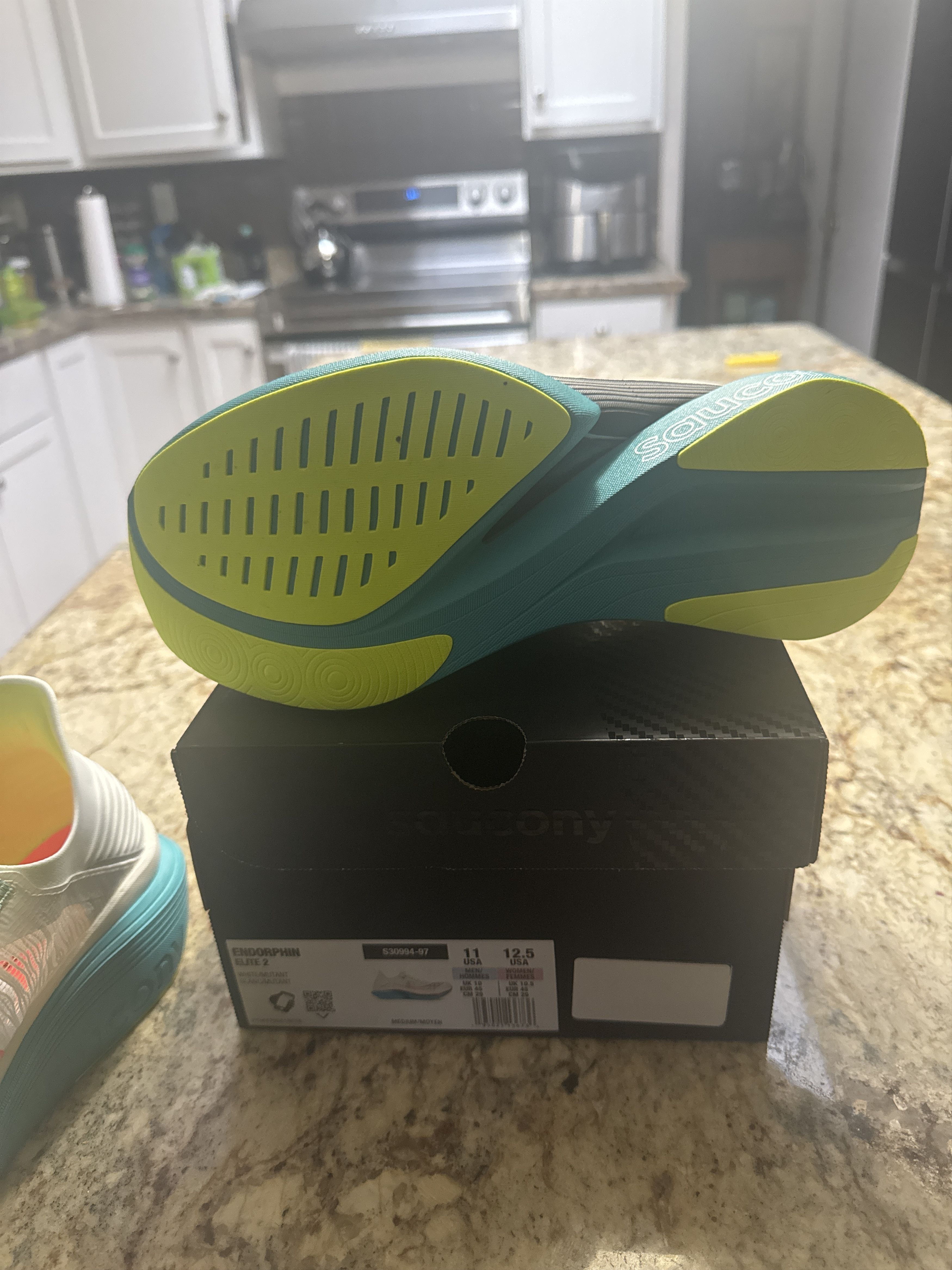 Saucony Endorphin 2 Size US 11 / EU 44 - 3 Thumbnail