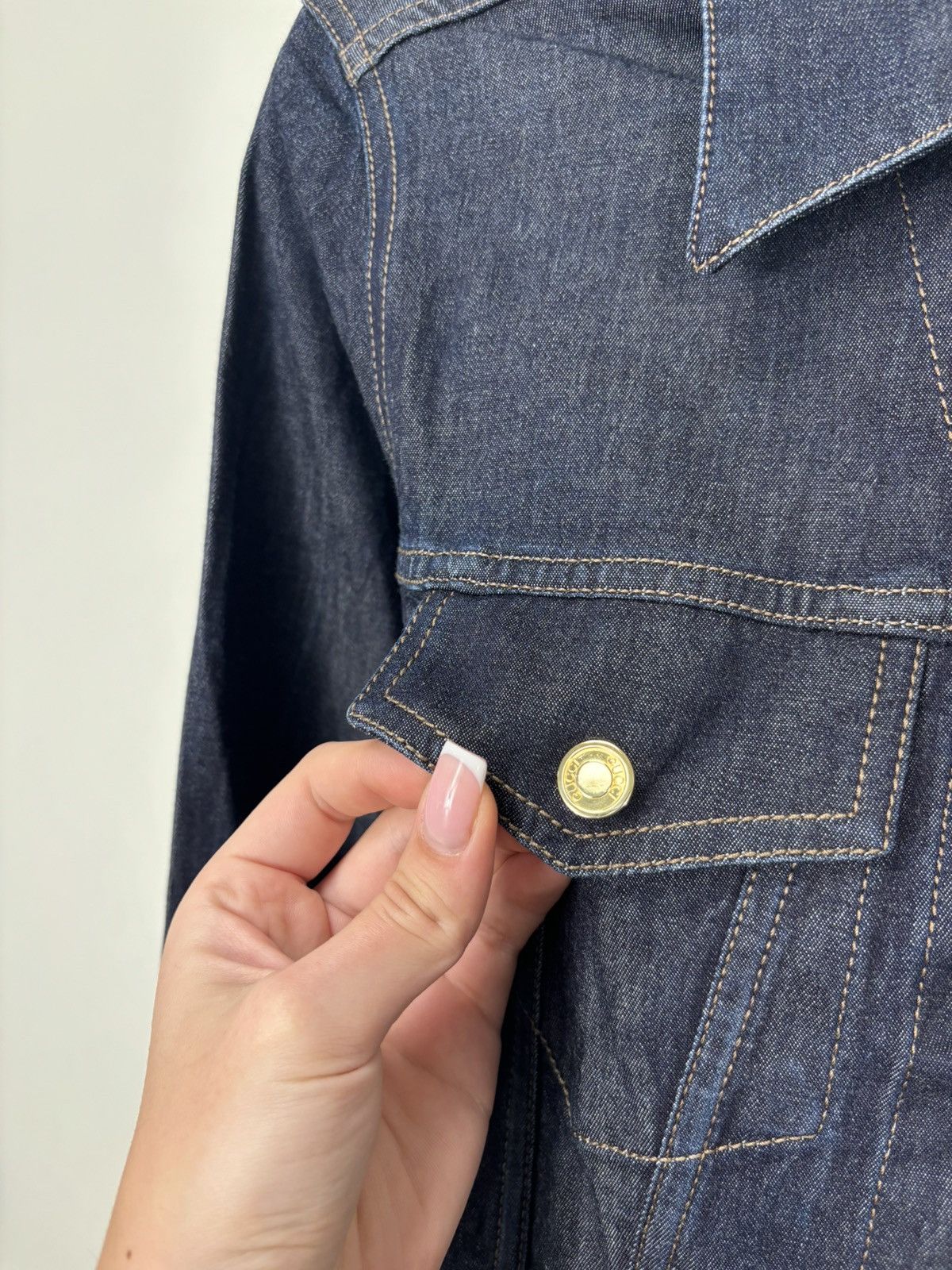 Gucci Vintage 90s Gucci Tom Ford Era Women’s Rare Denim Jacket Size M / US 6-8 / IT 42-44 - 5 Thumbnail