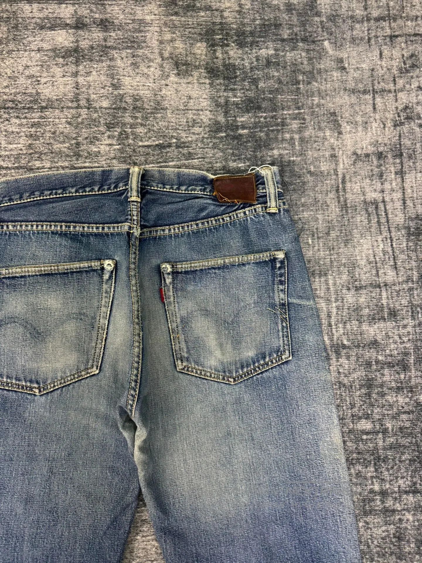 Vintage Vintage 90s Washed Blue Jeans. Size US 31 - 6 Thumbnail