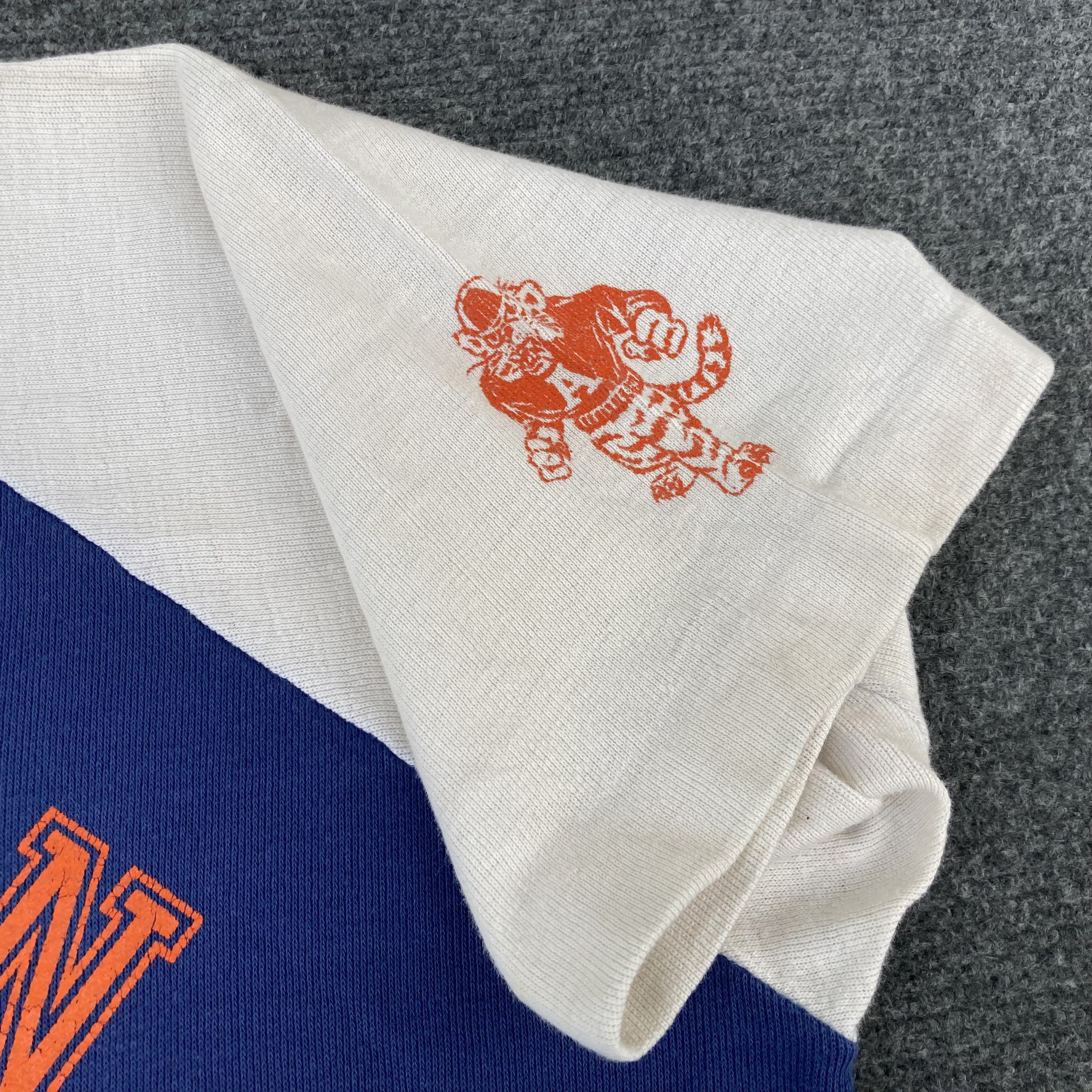 Vintage Vintage Auburn University Tigers Artex 60s Vtg 70s T Shirt Size US M / EU 48-50 / 2 - 9 Thumbnail
