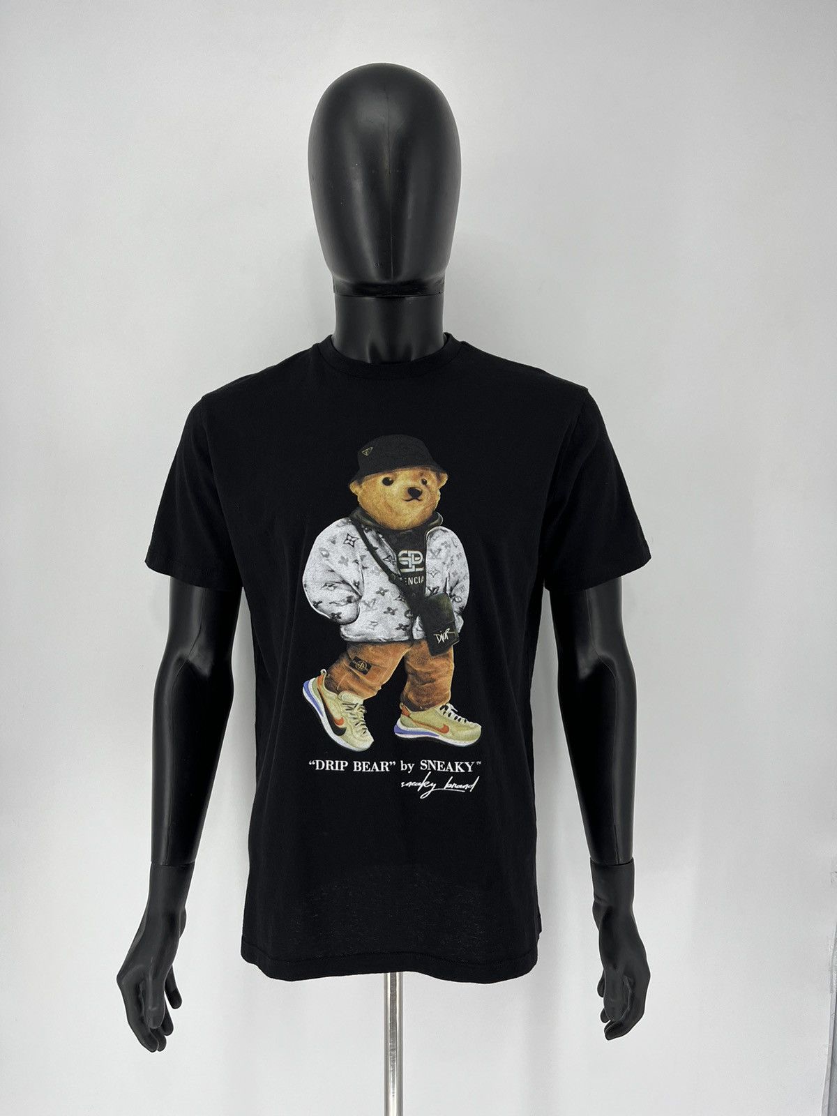 Japanese Brand T-shirt stylish bear, chic print, rare find Size US L / EU 52-54 / 3 - 2 Thumbnail