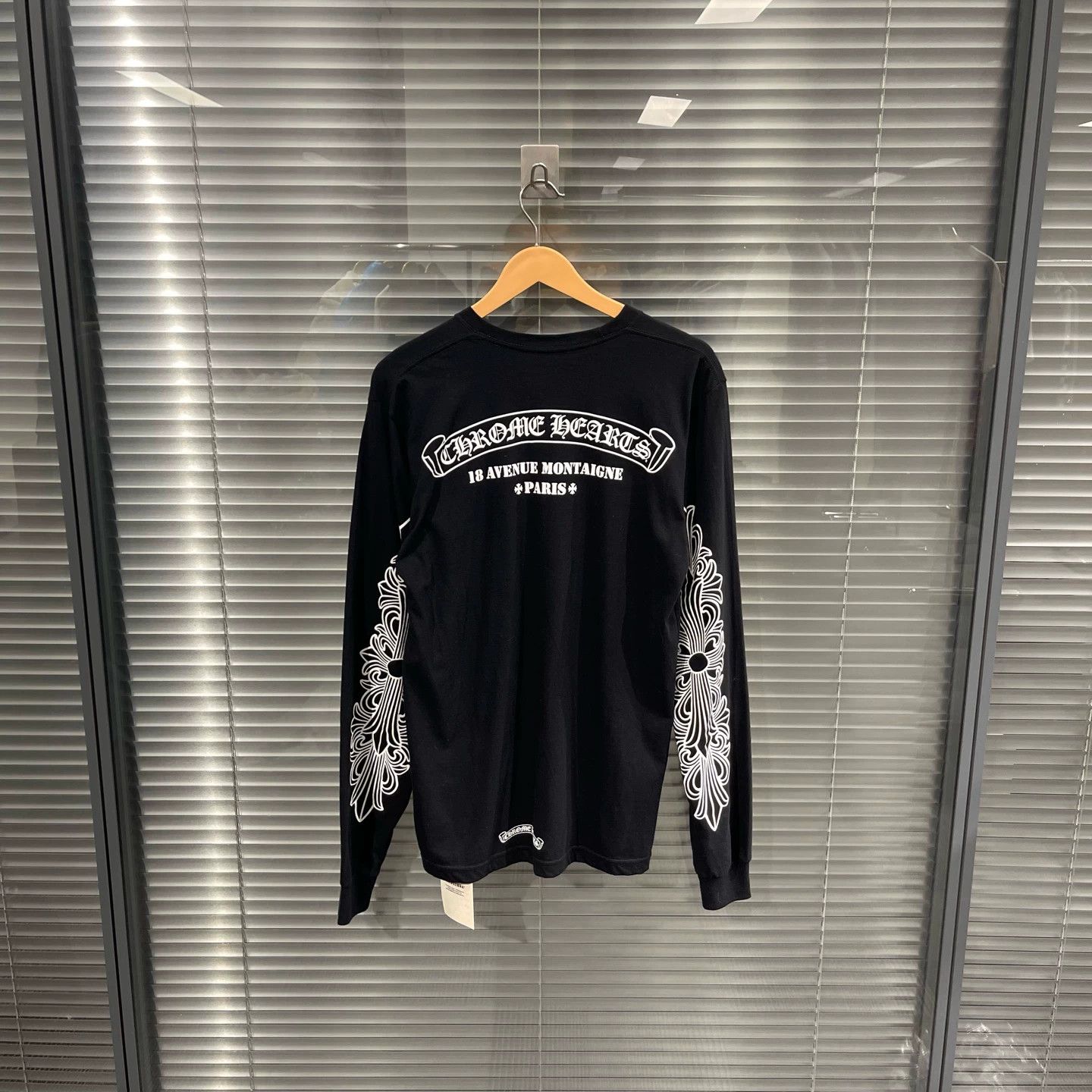 Chrome Hearts Chrome Hearts 18 Avenue Montaigne Paris Cemetery Ls