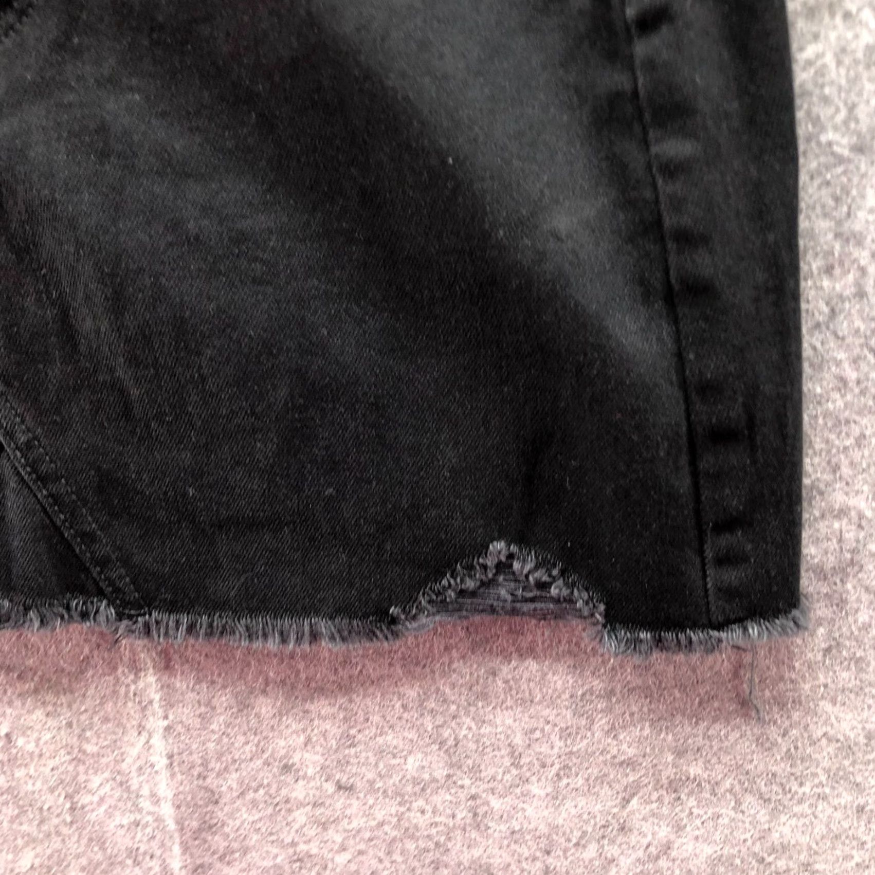American Eagle Outfitters American Eagle Outfitters Skirt Mini Denim Black Size 4 Short Vintage? No - keep Original Size 27" / US 4 / IT 40 - 3 Thumbnail