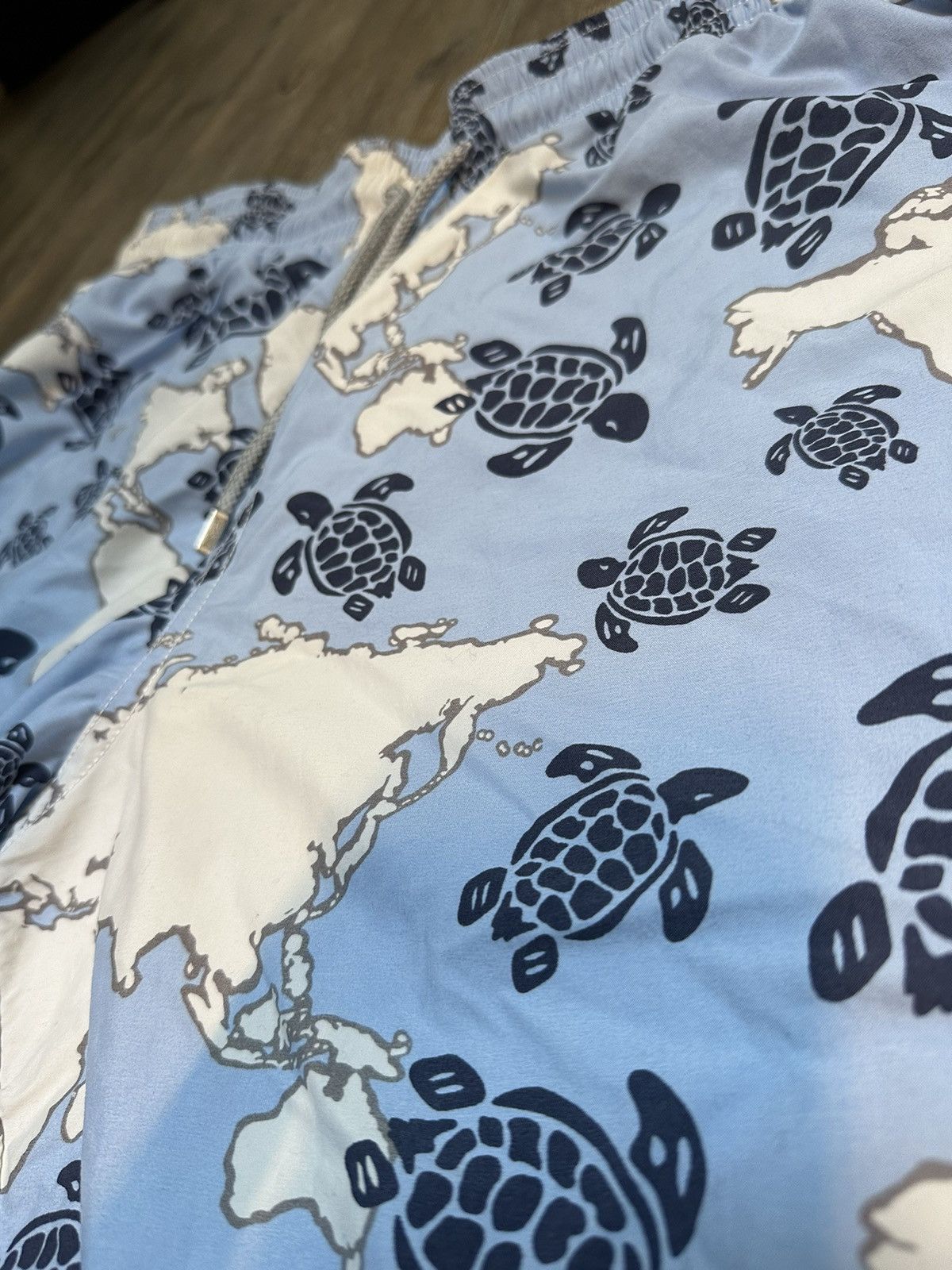 Vilebrequin Blue Turtle Vilebrequin Swimshorts Size US 38 / EU 54 - 7 Thumbnail