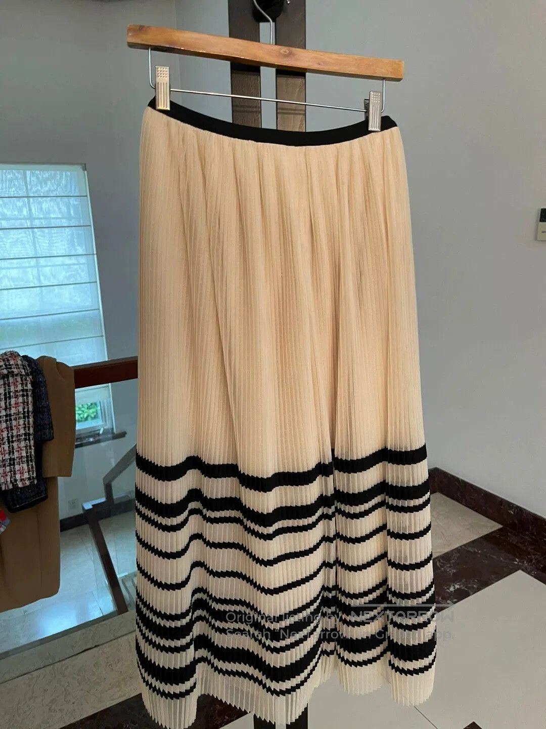 Valentino Red Valentino Pleated Runway Style Skirt. Size US 28 / EU 44 - 2 Thumbnail