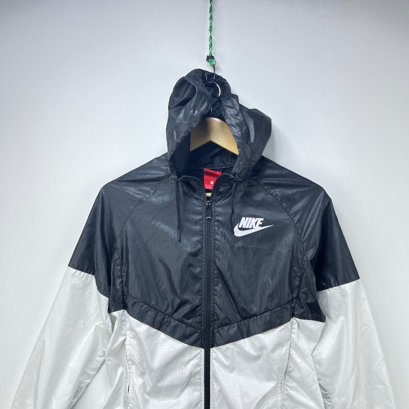 Nike × Vintage Vintage Y2K Nike Windbreaker Jacket Womens XS Size XS / US 0-2 / IT 36-38 - 2 Thumbnail