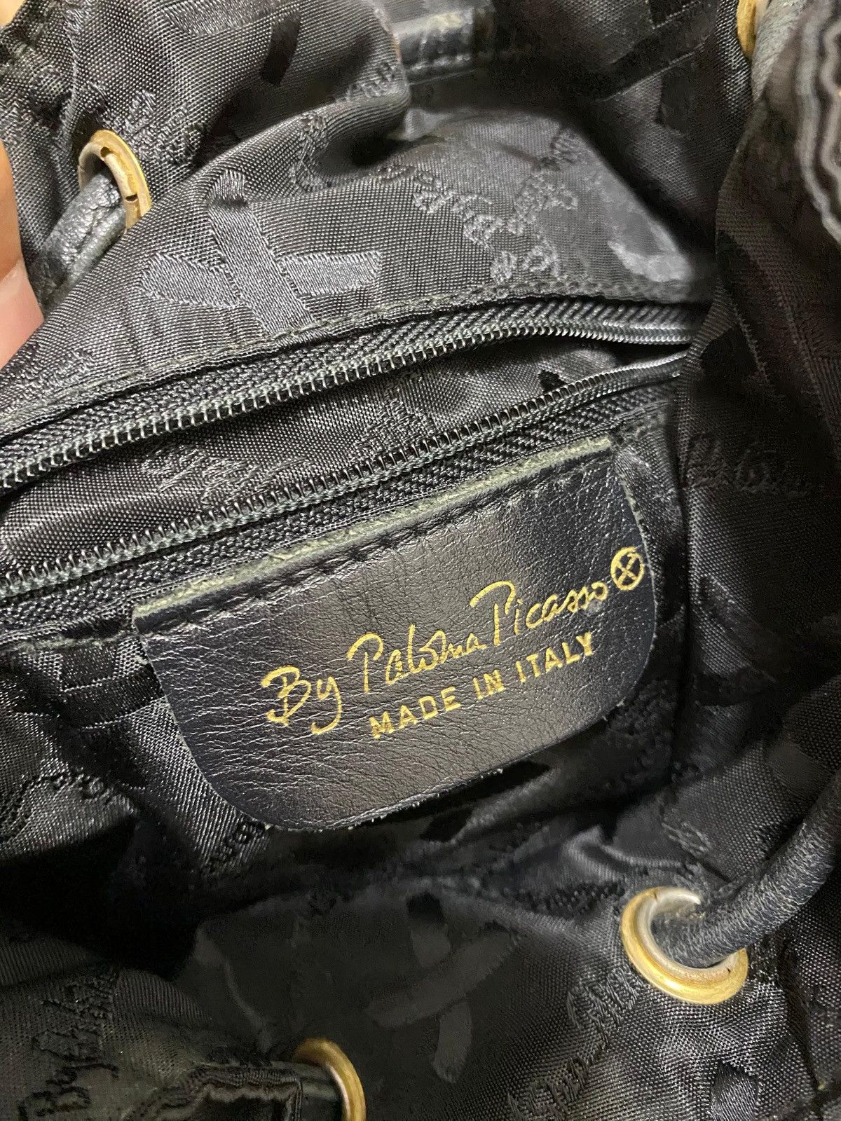 Paloma Picasso ➡️ Vintage Paloma Picasso Bucket Bag – Made in Italy – Size ONE SIZE - 4 Thumbnail