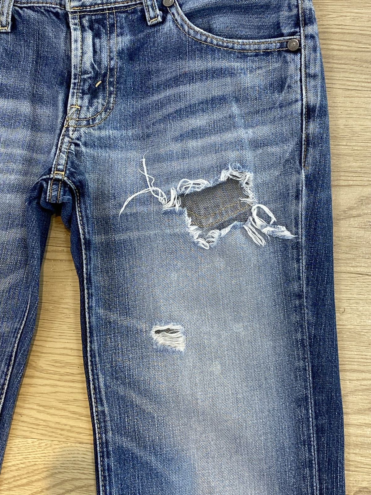 Levi's Levi’s Vintage Whiskers Blue Wash Ripped Flare Jeans Size US 30 / EU 46 - 11 Thumbnail
