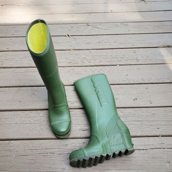 olive green sorel boots
