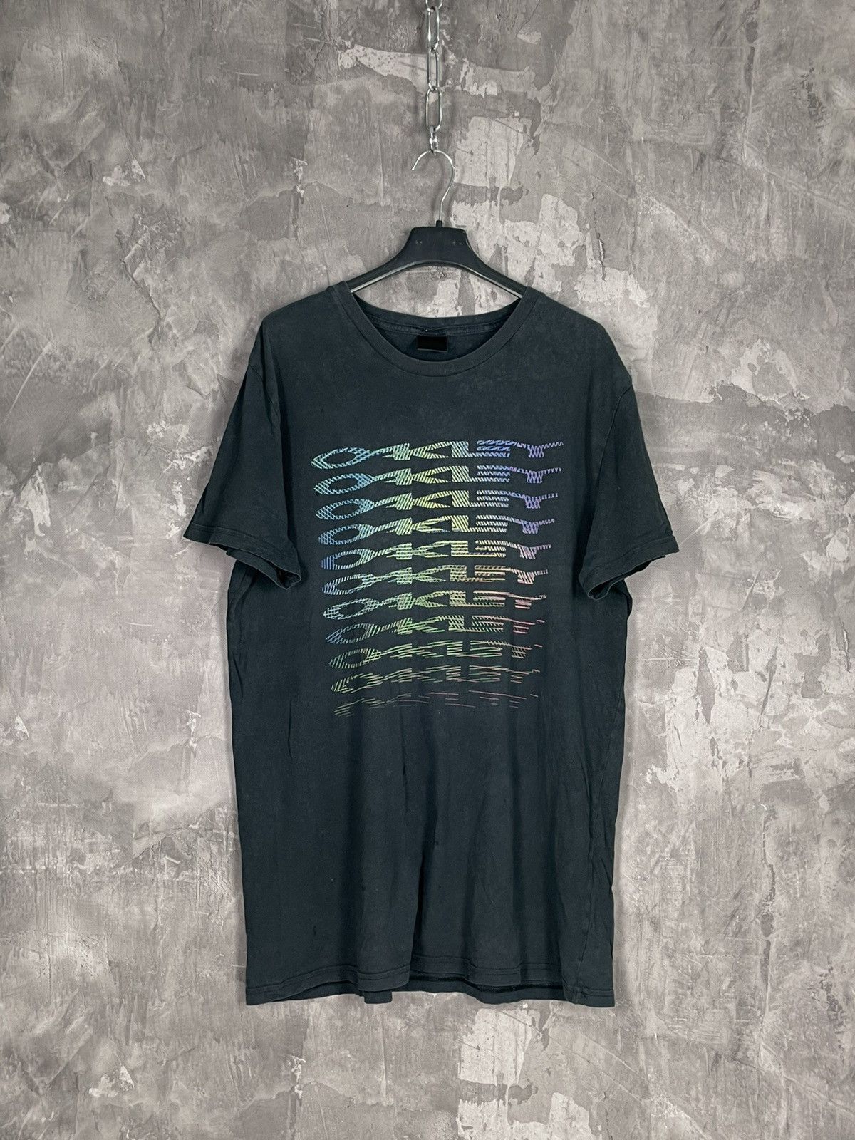Other Vintage Oakley big logo Y2K Retro Faded t shirt Size US L / EU 52-54 / 3 - 1 Thumbnail