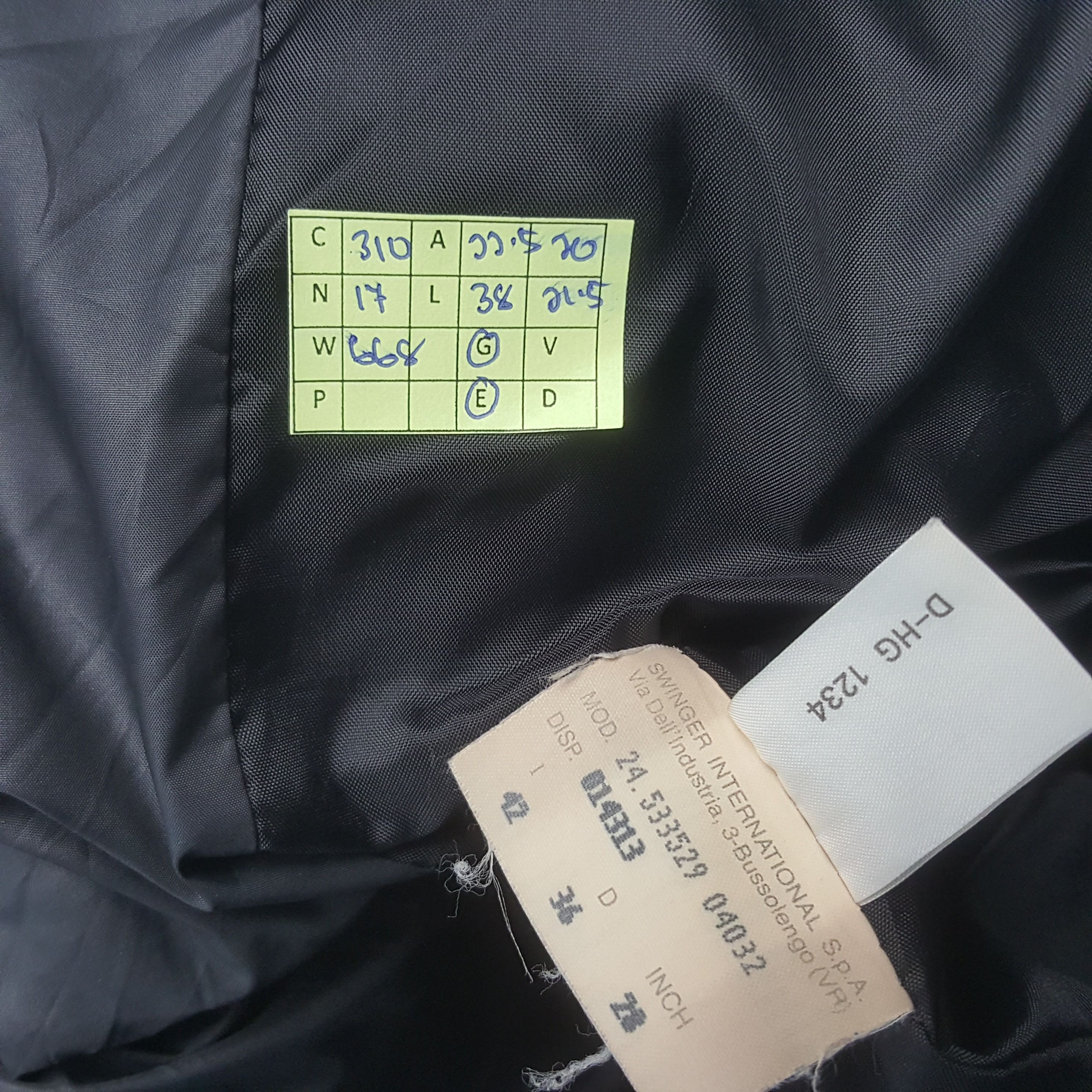 Fendi Vintage Fendi Italian Brand Puffer Jacket C310N17 Size US M / EU 48-50 / 2 - 7 Thumbnail