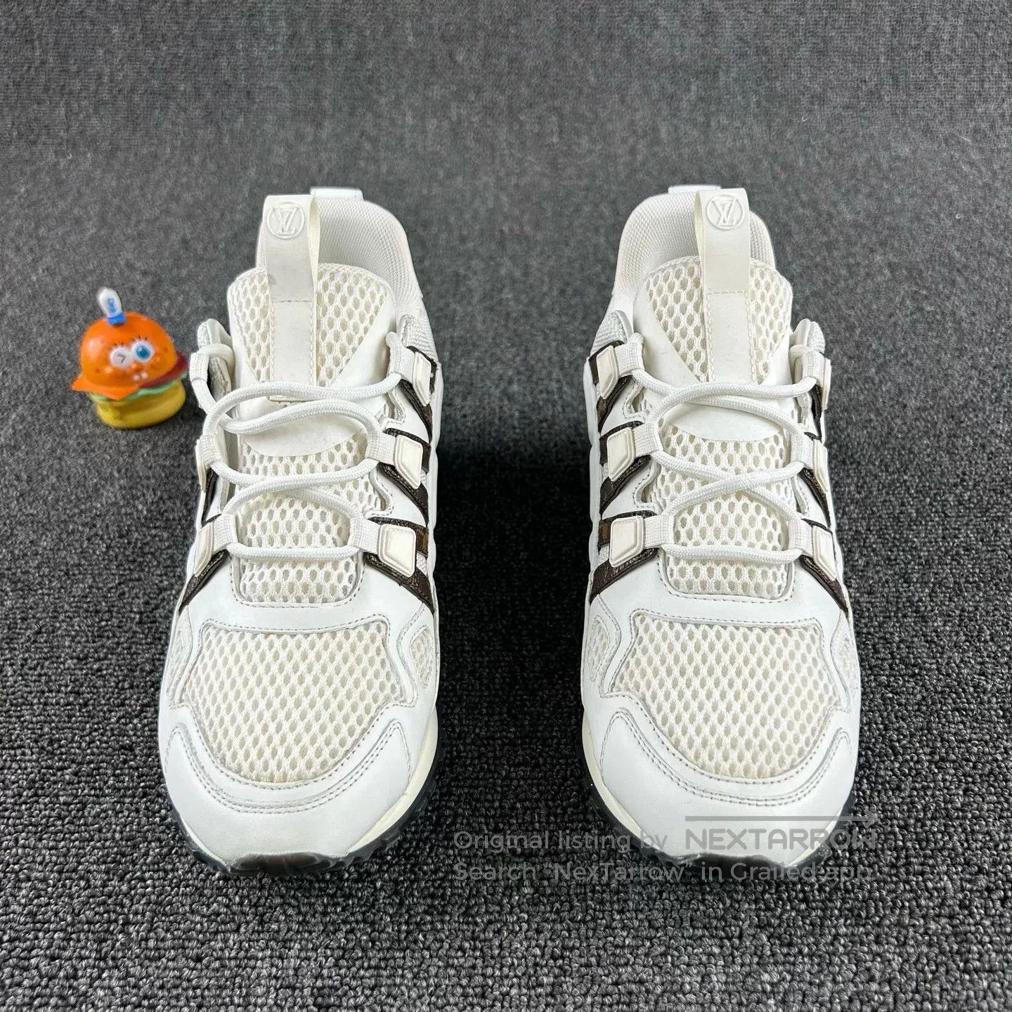 Louis Vuitton Louis Vuitton White Monogram Sneaker Size 37. Size US 6 / IT 36 - 2 Thumbnail