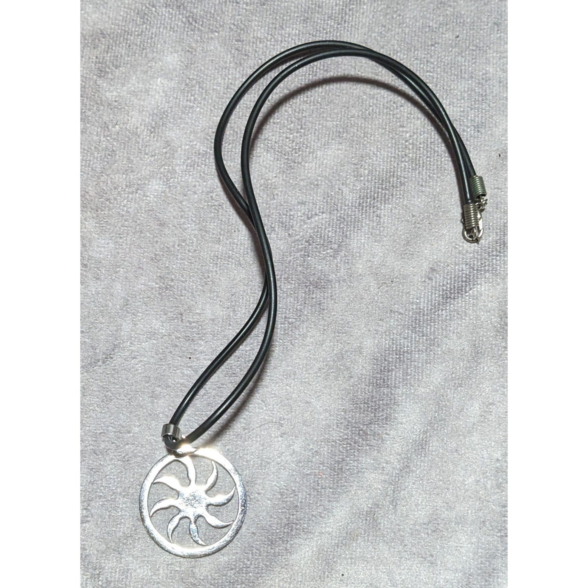 Other 90s Style Stainless Steel Sun Pendant Necklace Size ONE SIZE - 7 Thumbnail