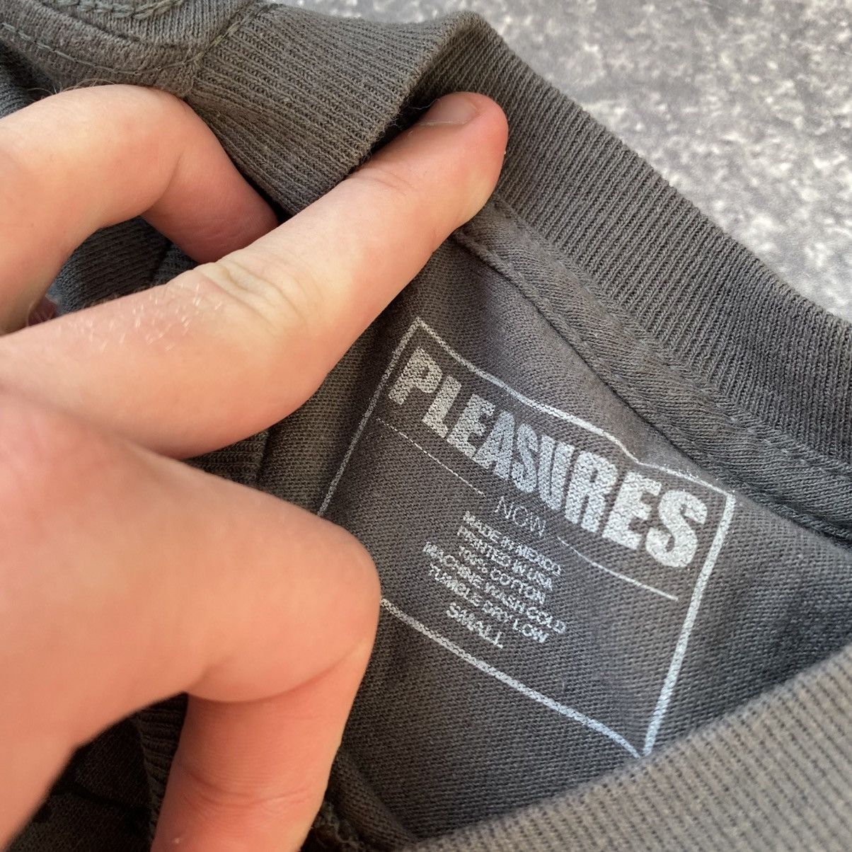 Pleasures Mens Pleasures Big Graphic Logo y2k designer luxury tee Size US S / EU 44-46 / 1 - 7 Thumbnail