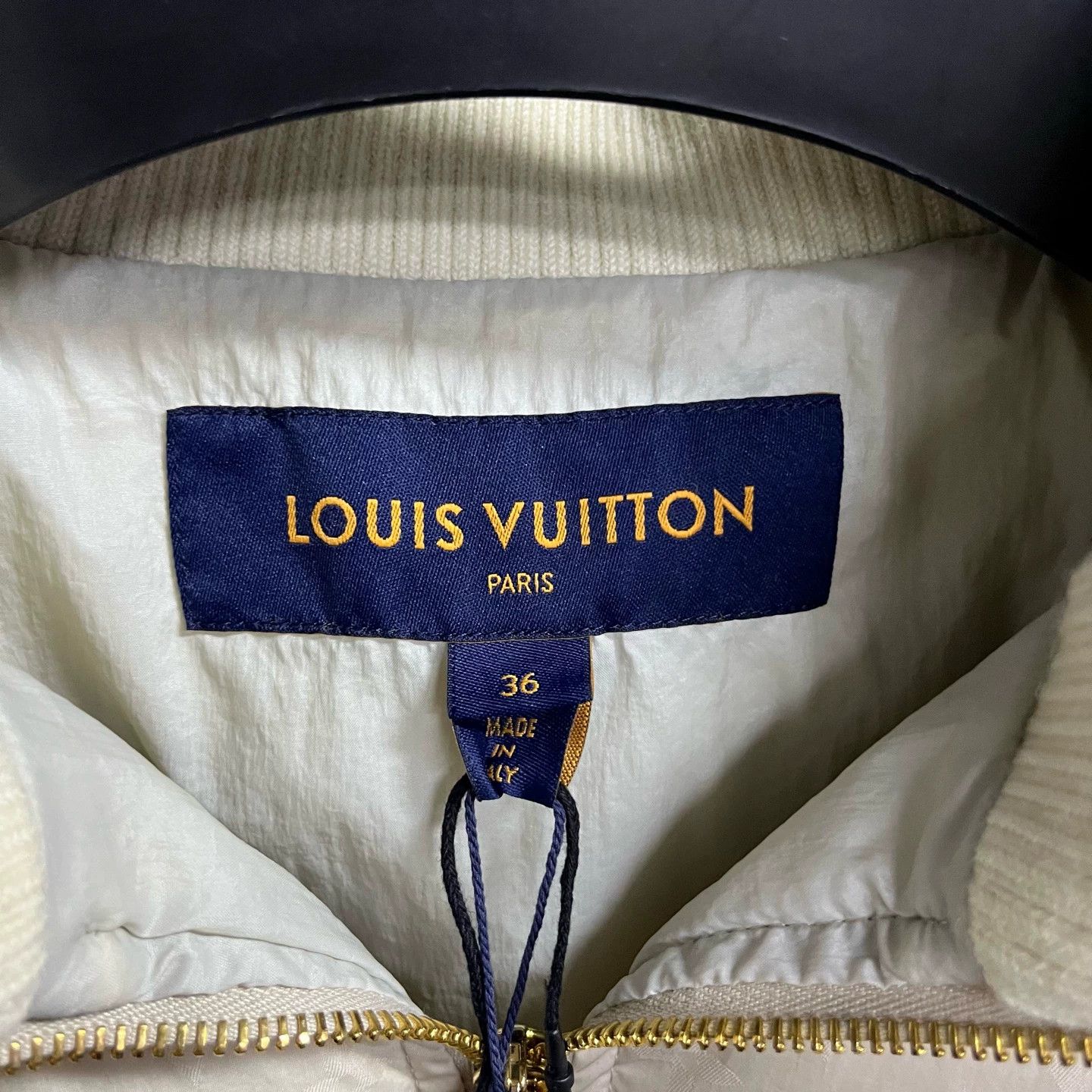 Louis Vuitton Off-white solid color lapel zip-up short long-sleeved jacket Size S / US 4 / IT 40 - 3 Thumbnail