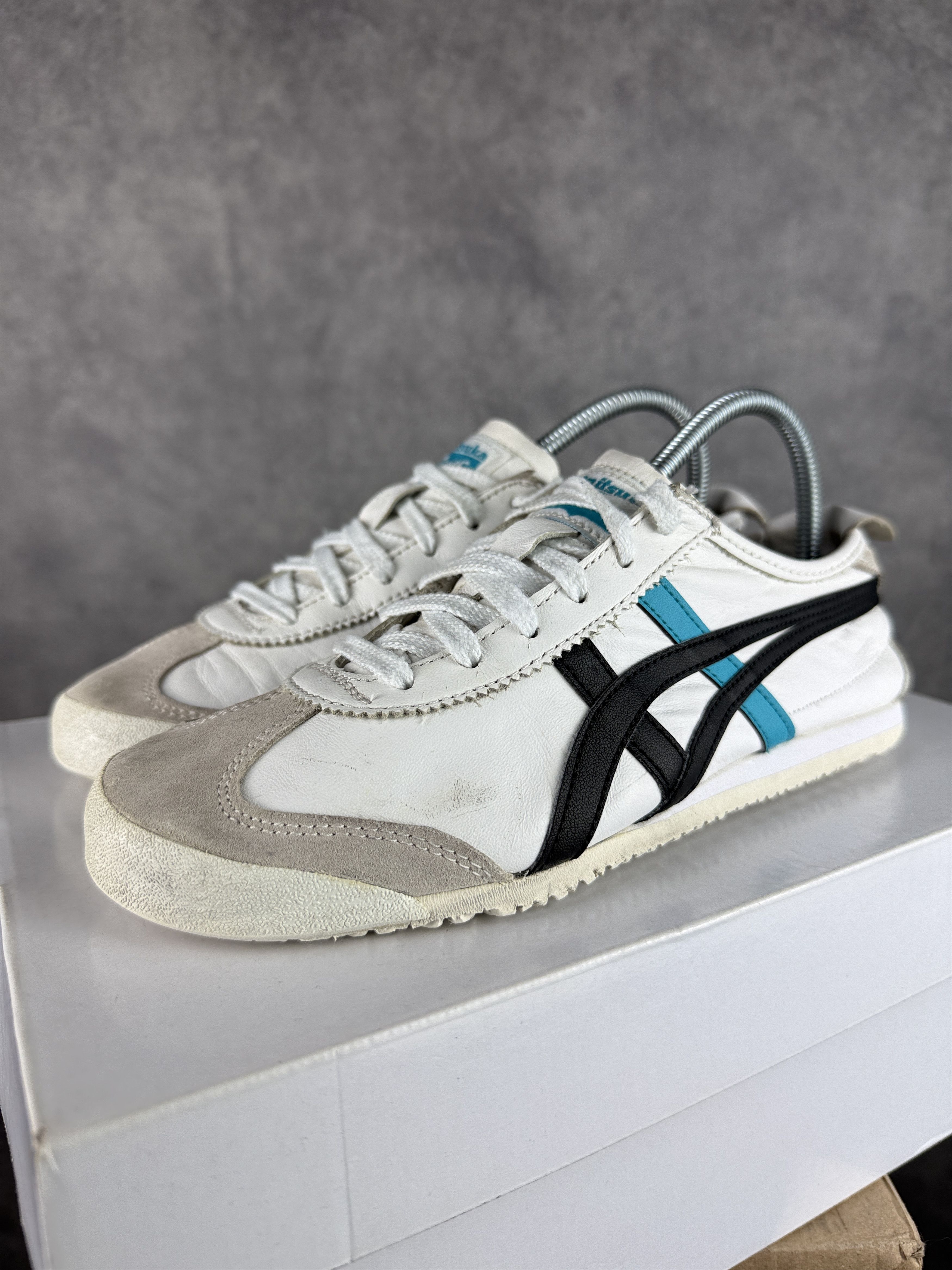Onitsuka Tiger ASICS X Onitsuka Tiger low white black Y2K vintage leather Size US 7 / IT 37 - 1 Thumbnail