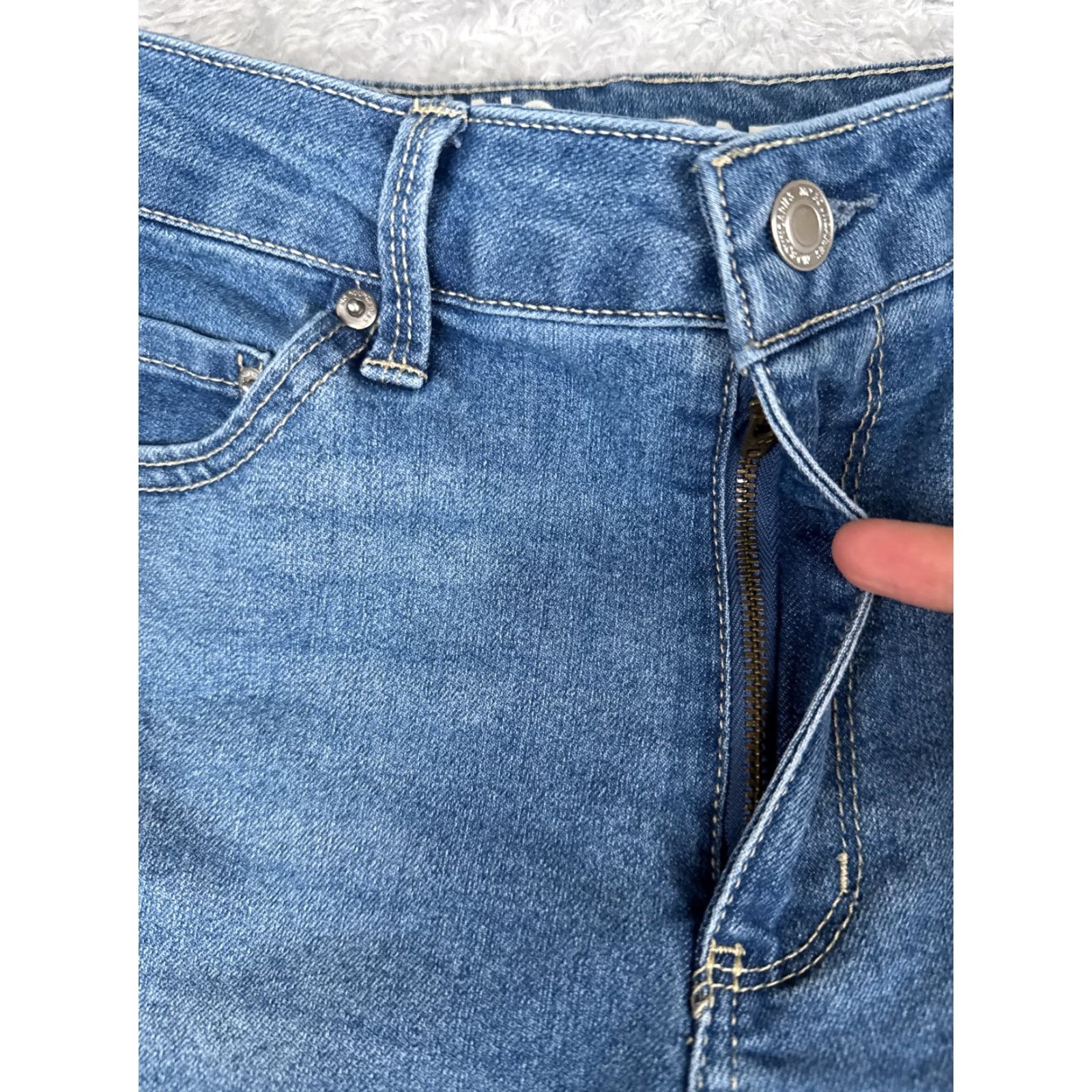 Vintage No Boundaries Jeans Women Flared Denim 30x30 Blue Mid Rise Cotton Blend Regular 5-Pocket Design Jeans Mens? Wait. Size 32" / US 10 / IT 46 - 5 Thumbnail
