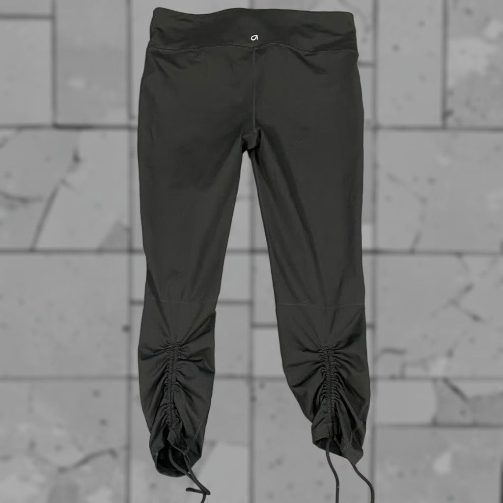 Gap Gapfit Leggings Maternity L Black Under Belly Blackout Technology Capri Women Size 36" / US 14 / IT 50 - 1 Thumbnail