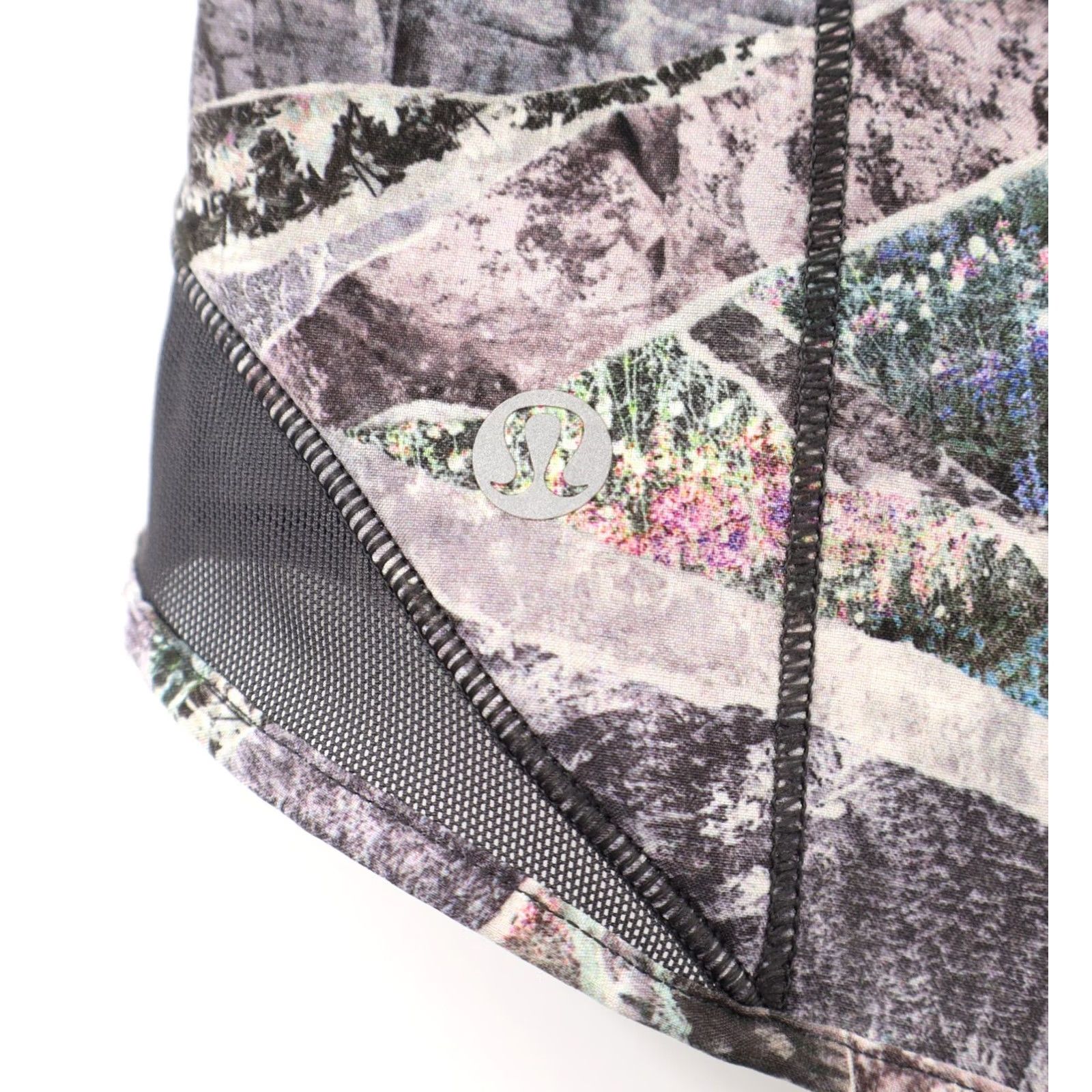 Lululemon Lululemon Women's 4" Inseam Short II Lined Springscape Multicolor Size 6 - Athletic, Pockets, Elastic Waist, Blended Material, Machine Washable Size 28" / US 6 / IT 42 - 5 Thumbnail