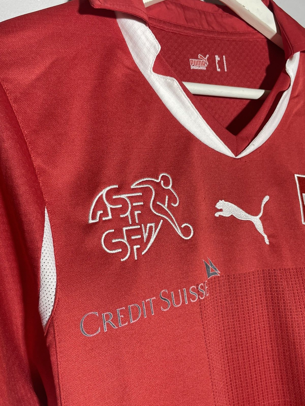 Puma #19 Behrami Switzerland Puma 2010 Home Football Shirt Size US S / EU 44-46 / 1 - 6 Thumbnail