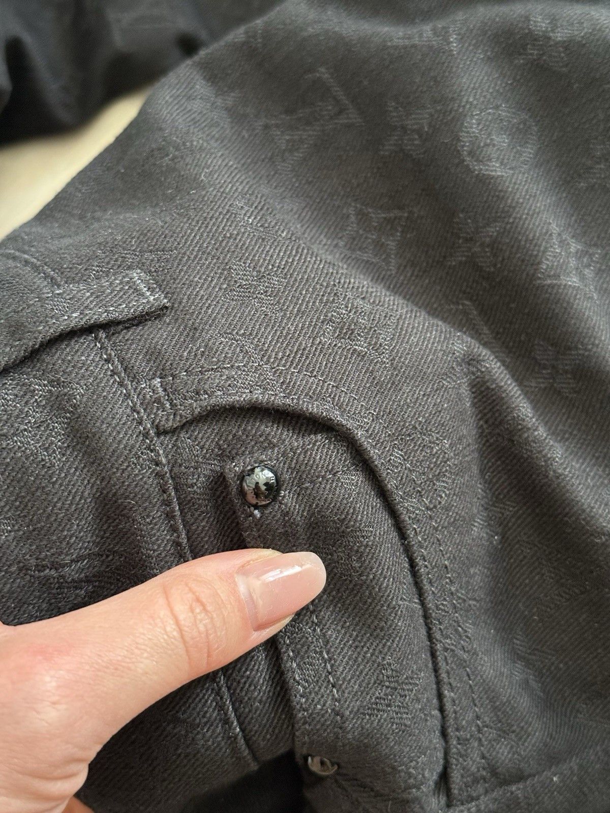 Louis Vuitton Louis Vuitton Slim Black Mongram mens Jeans Size 27 Size US 27 - 10 Thumbnail