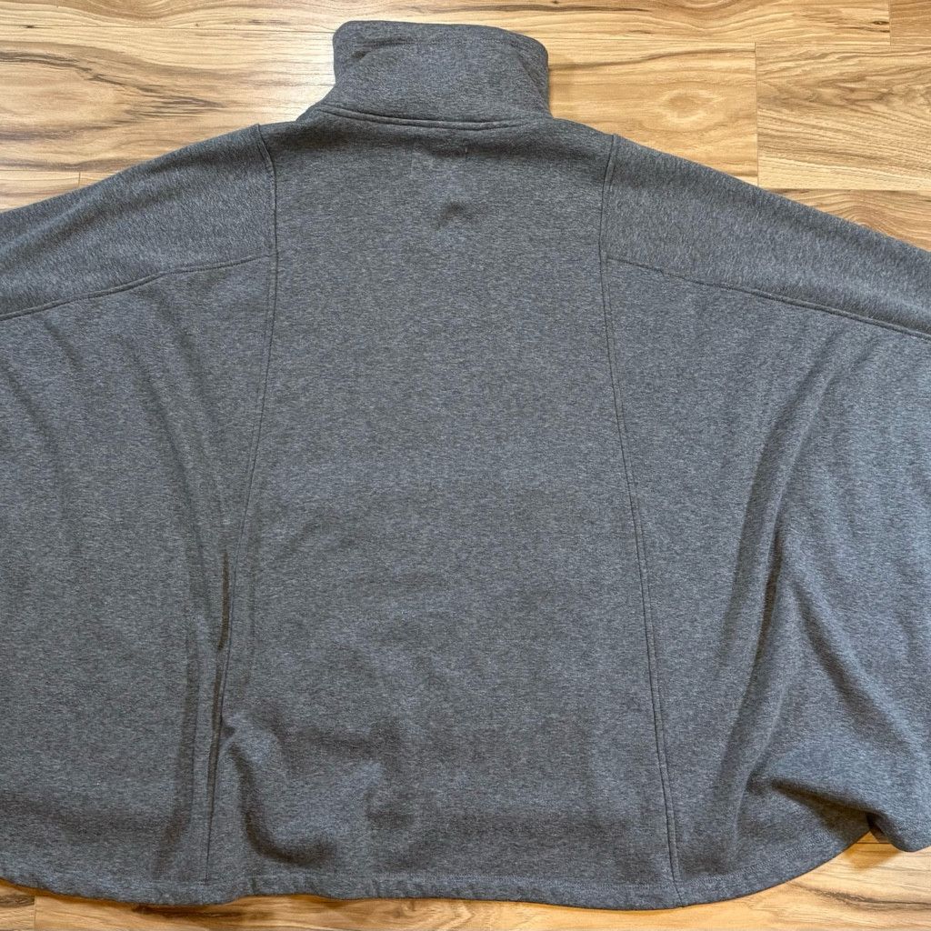 Japanese Brand UGG Women’s M/L Gray Poncho Pullover Size XL / US 12-14 / IT 48-50 - 2 Thumbnail