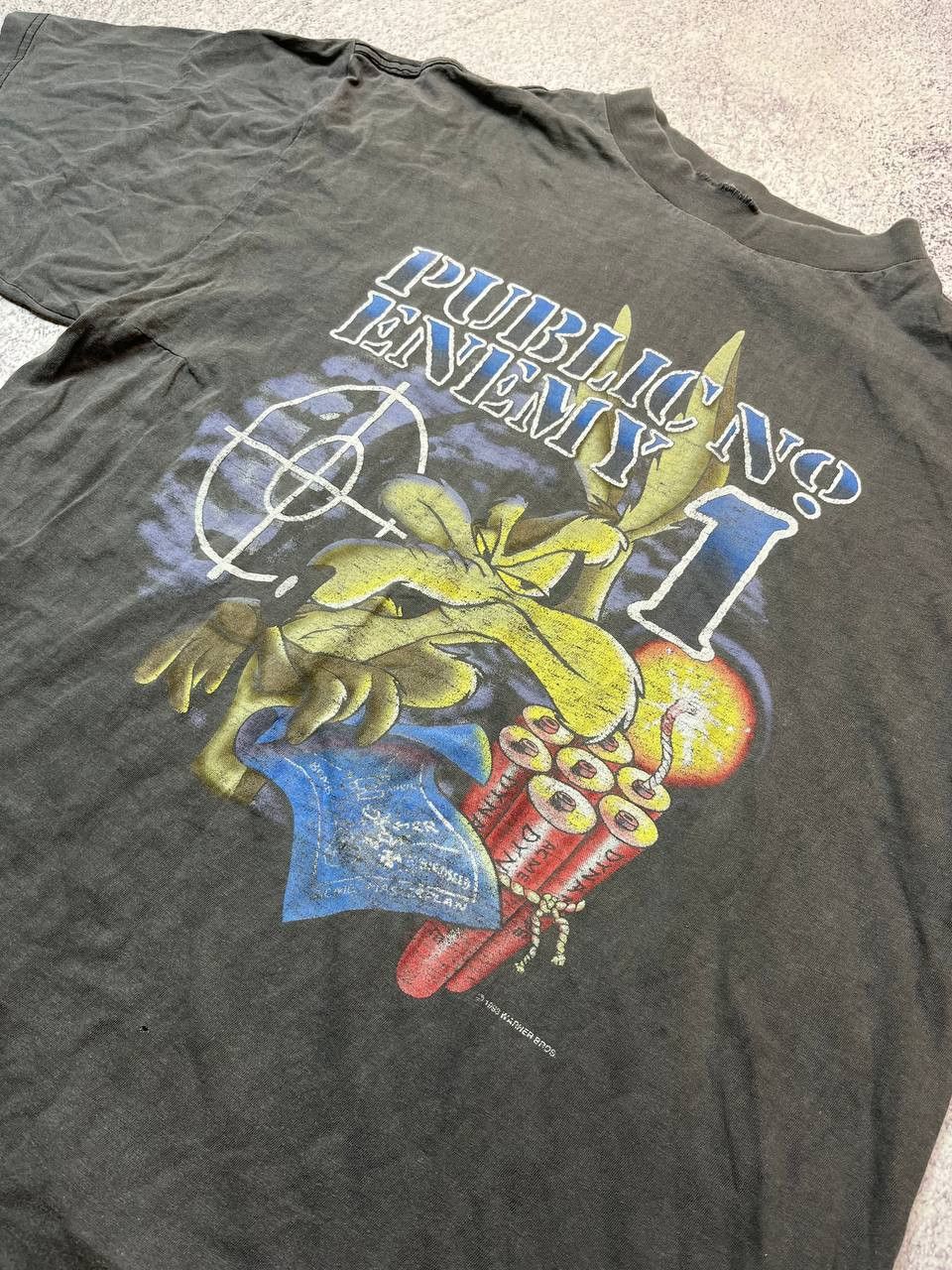 Vintage Vintage 1993 Wile E. Coyote "Public Enemy No. 1"T-Shirt Size US L / EU 52-54 / 3 - 3 Thumbnail