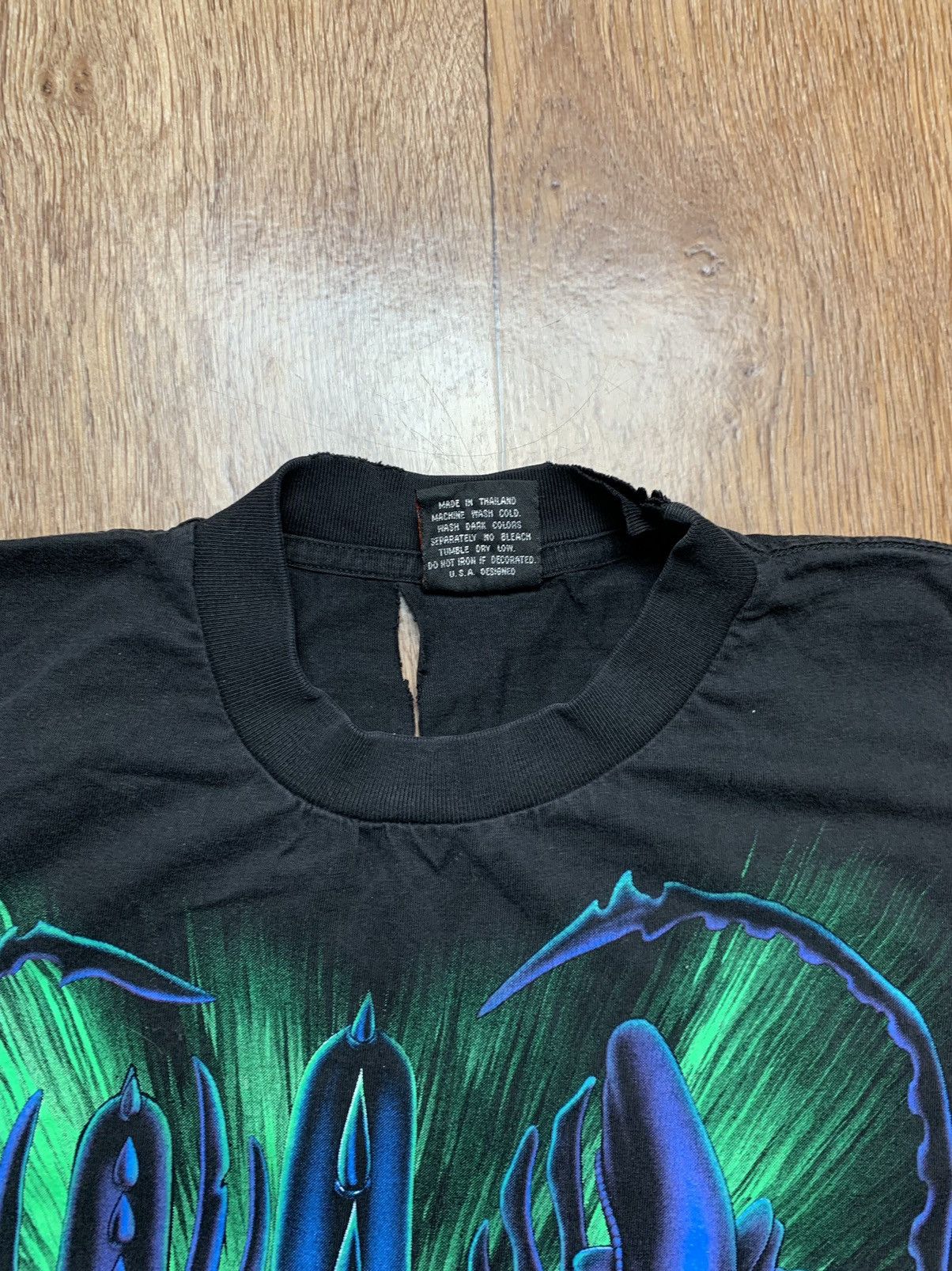 Vintage Vintage distressed Aliens Movie over print graphic t shirt Size US XL / EU 56 / 4 - 8 Thumbnail