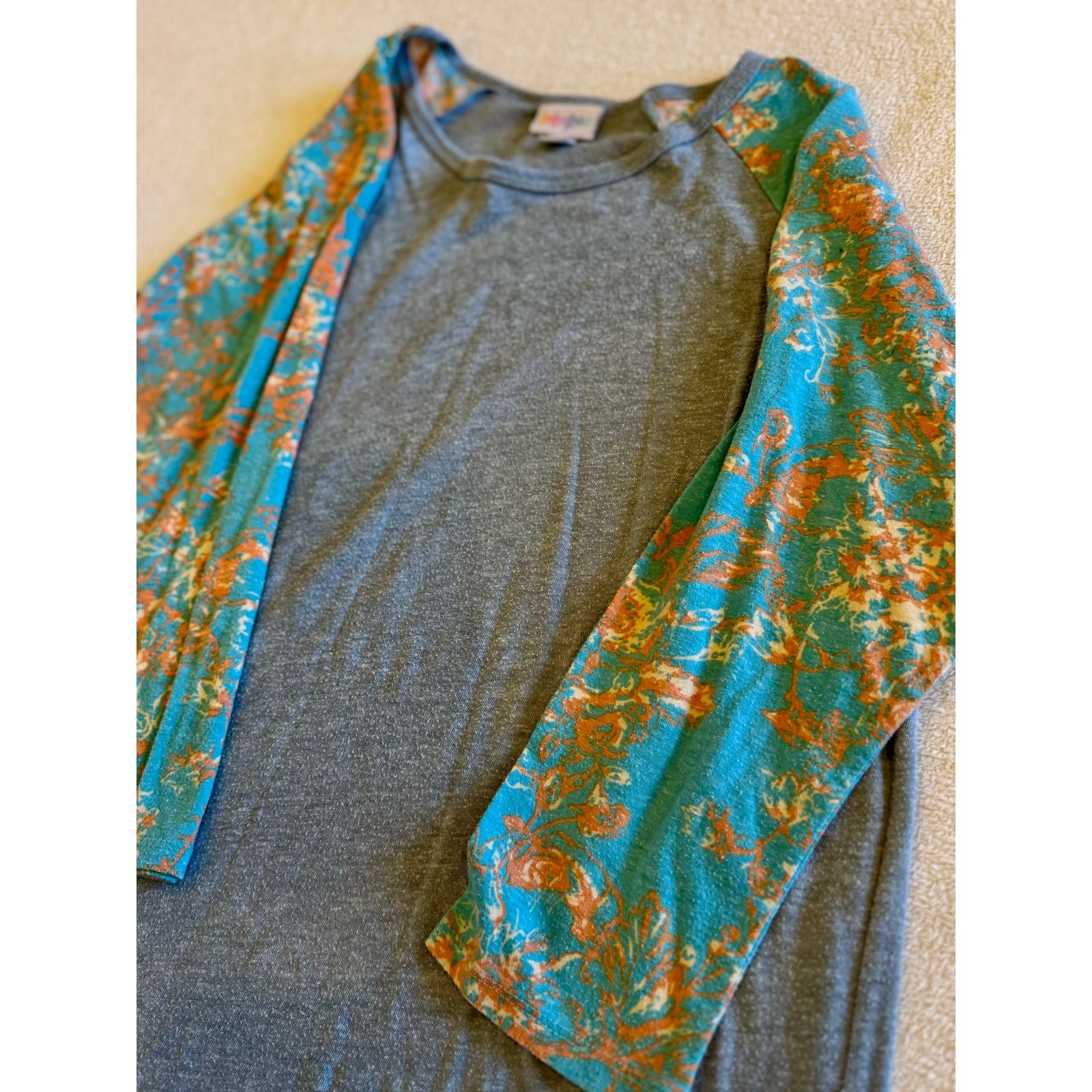 Other LuLaRoe Baseball-Style T-Shirt – Size Large Size L / US 10 / IT 46 - 1 Thumbnail