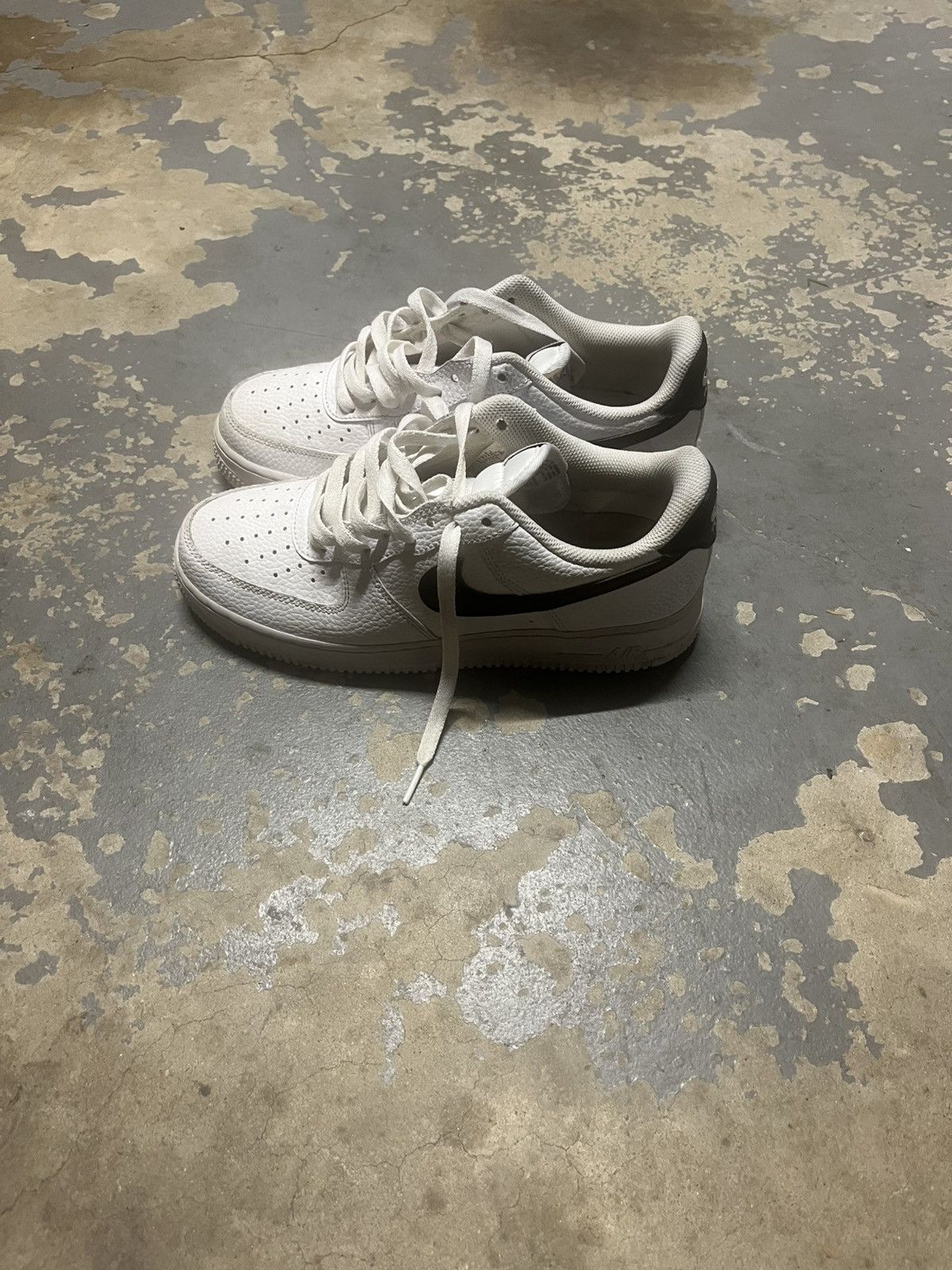 Nike Air forces Size US 7.5 / EU 40-41 - 4 Thumbnail