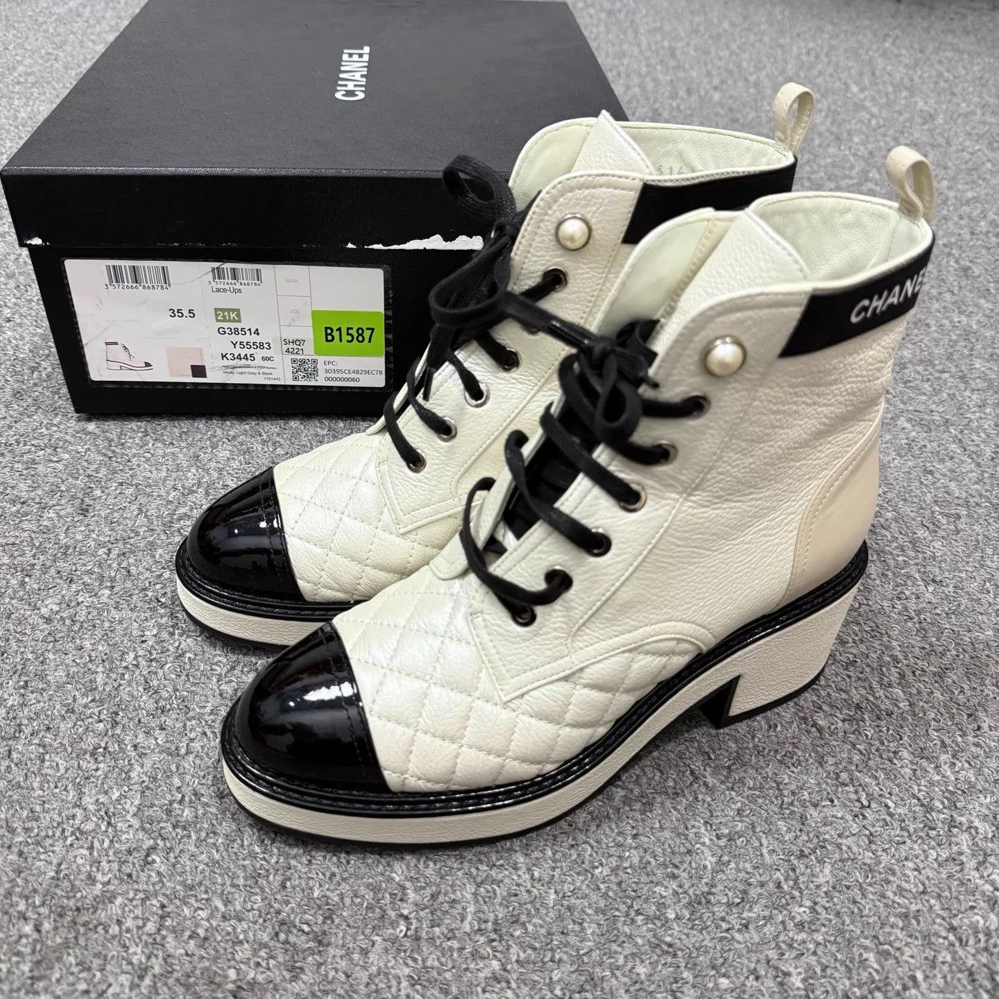 Chanel Chanel Black & White Colorblocked Pearl Short Boots Size US 5 / IT 35 - 1 Thumbnail