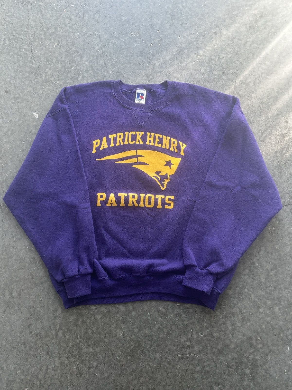 Russell Athletic × Vintage Vintage 90s Russell Patrick Henry Patriots Sweatshirt Size US XL / EU 56 / 4 - 1 Thumbnail