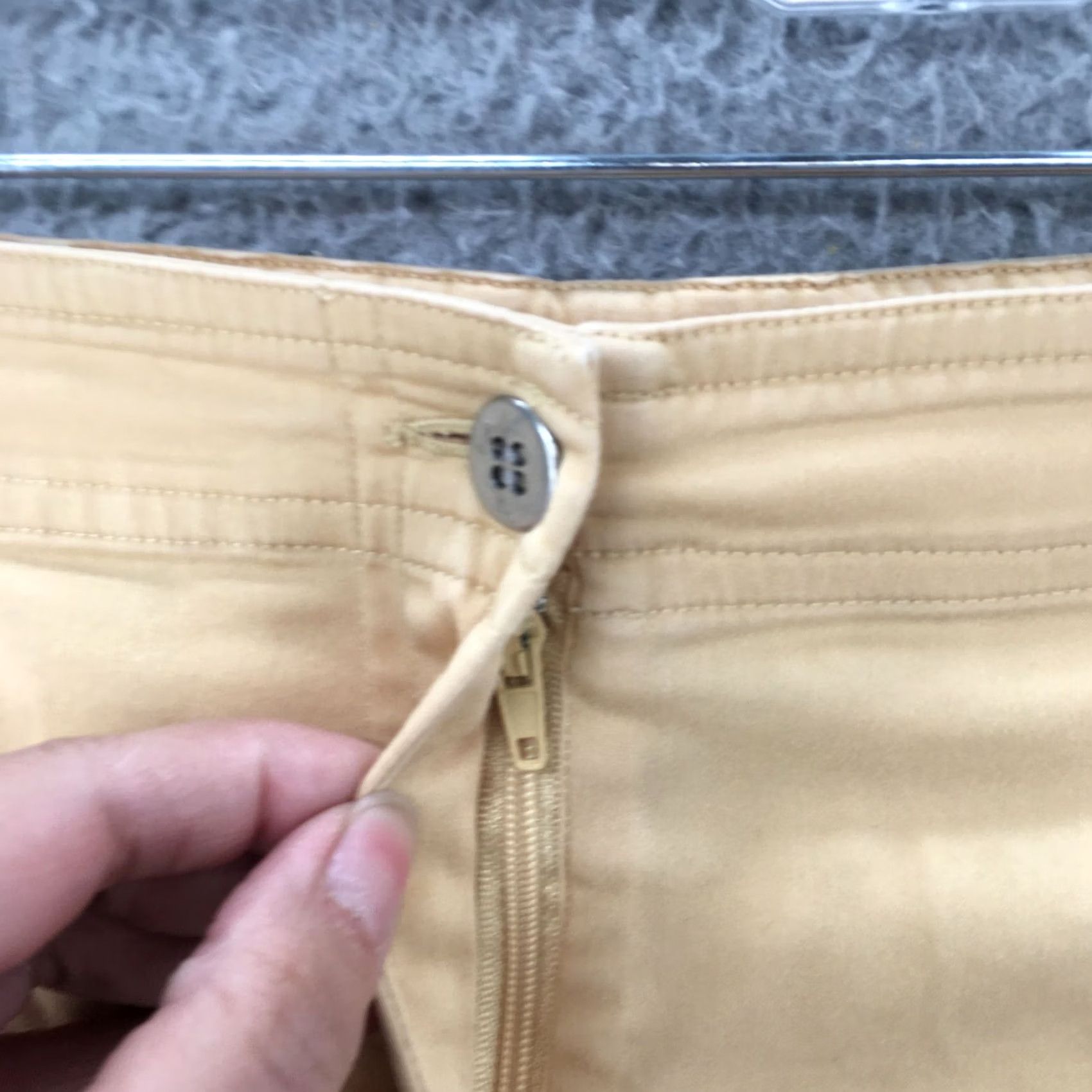 Vintage Chicos Chino Shorts Mens 41 Yellow Flat Front Mid Rise Pockets Zip Fly Casual Size US 41 - 3 Thumbnail