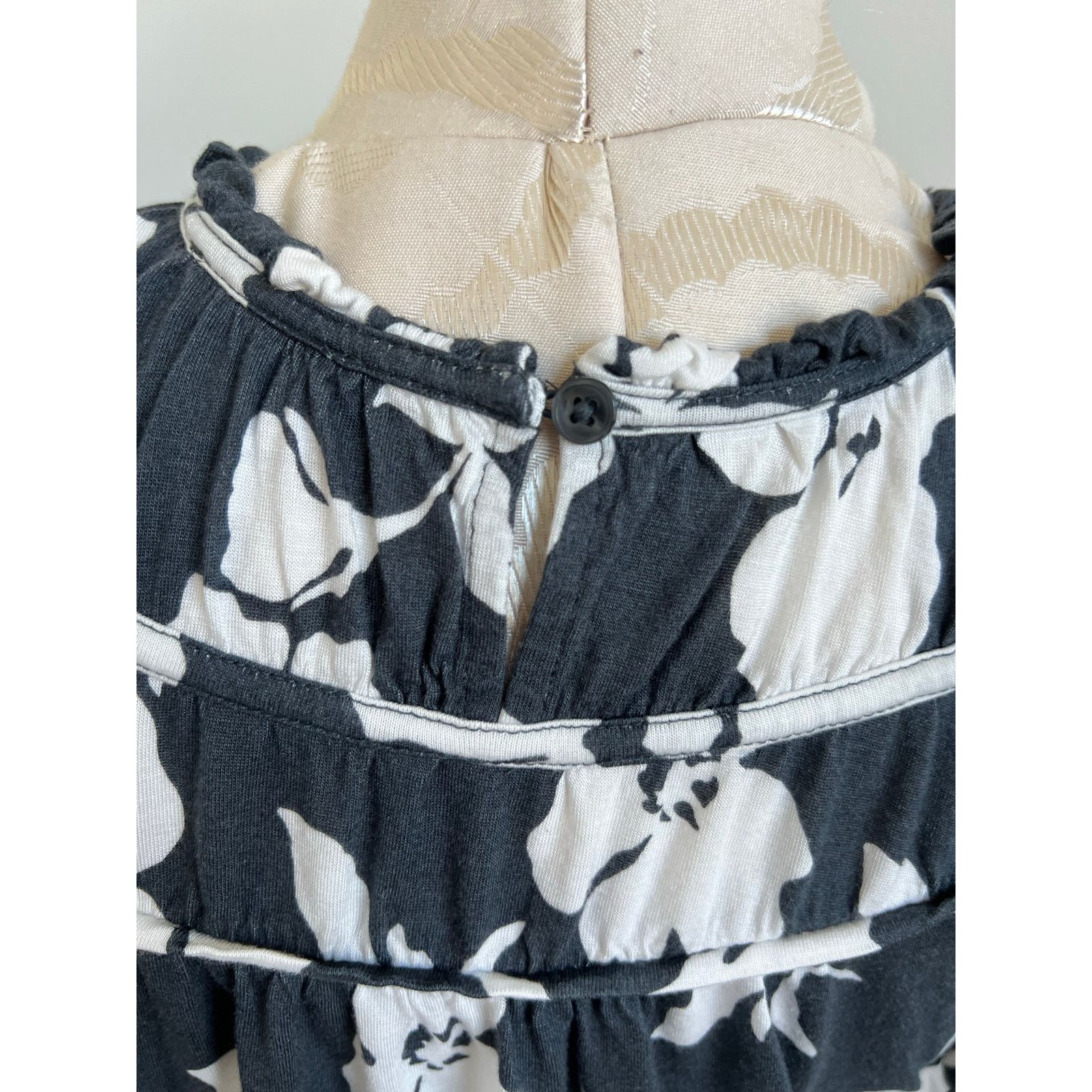 Loft Loft Outlet Short Sleeve Lightweight Floral Blouse Medium Size M / US 6-8 / IT 42-44 - 5 Thumbnail