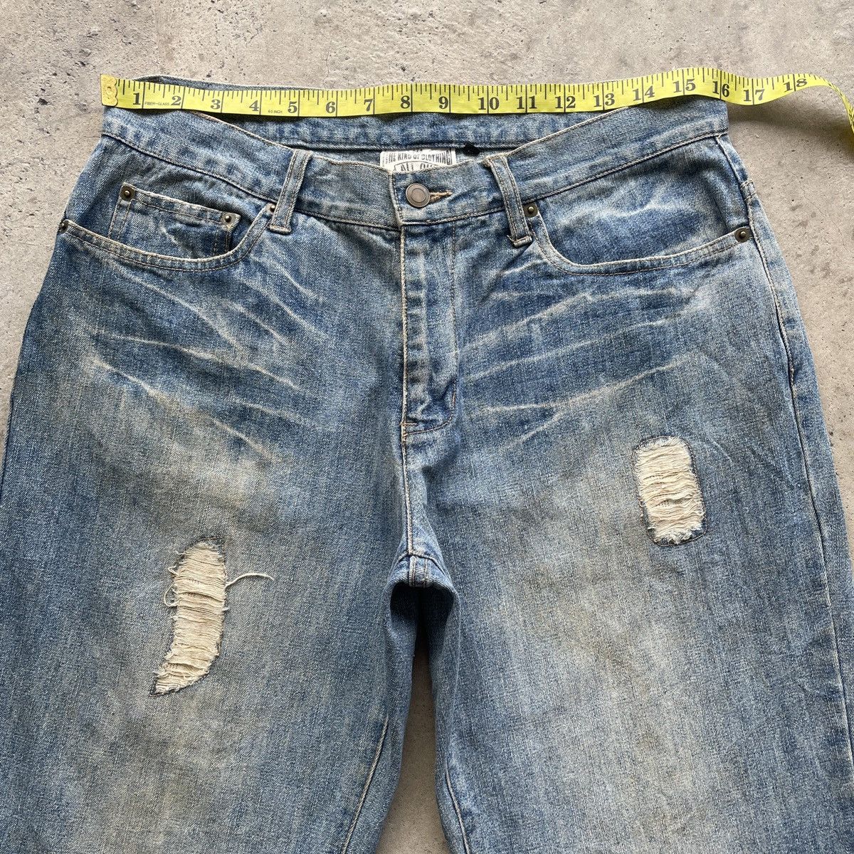 Japanese Brand Vintage Distressed Japanese Rare Faded Jeans Denim Pants W32 Size US 32 / EU 48 - 5 Thumbnail