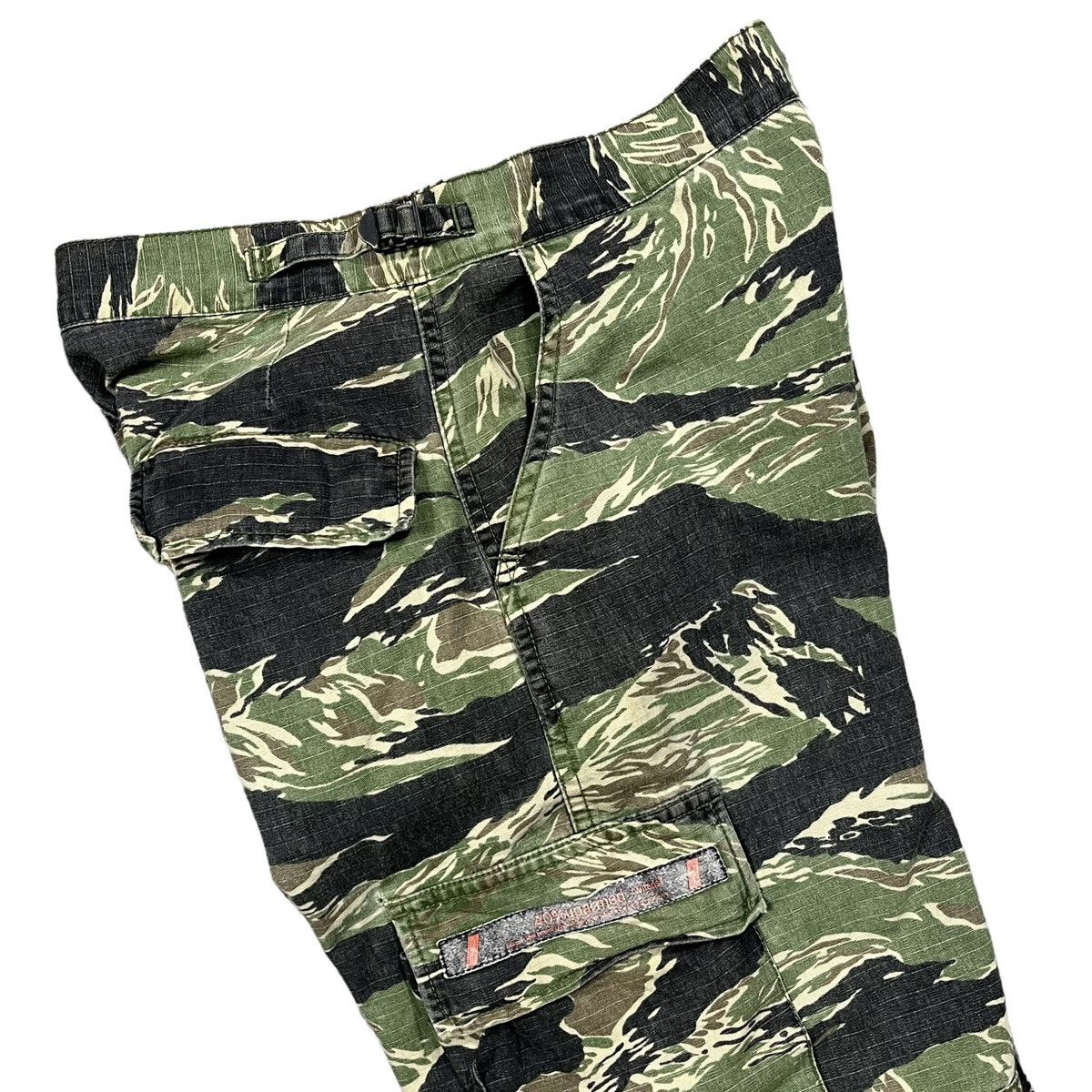 Wtaps Vintage Wtaps Milspec Tiger Camo Cargo Pants Size US 27 - 3 Thumbnail