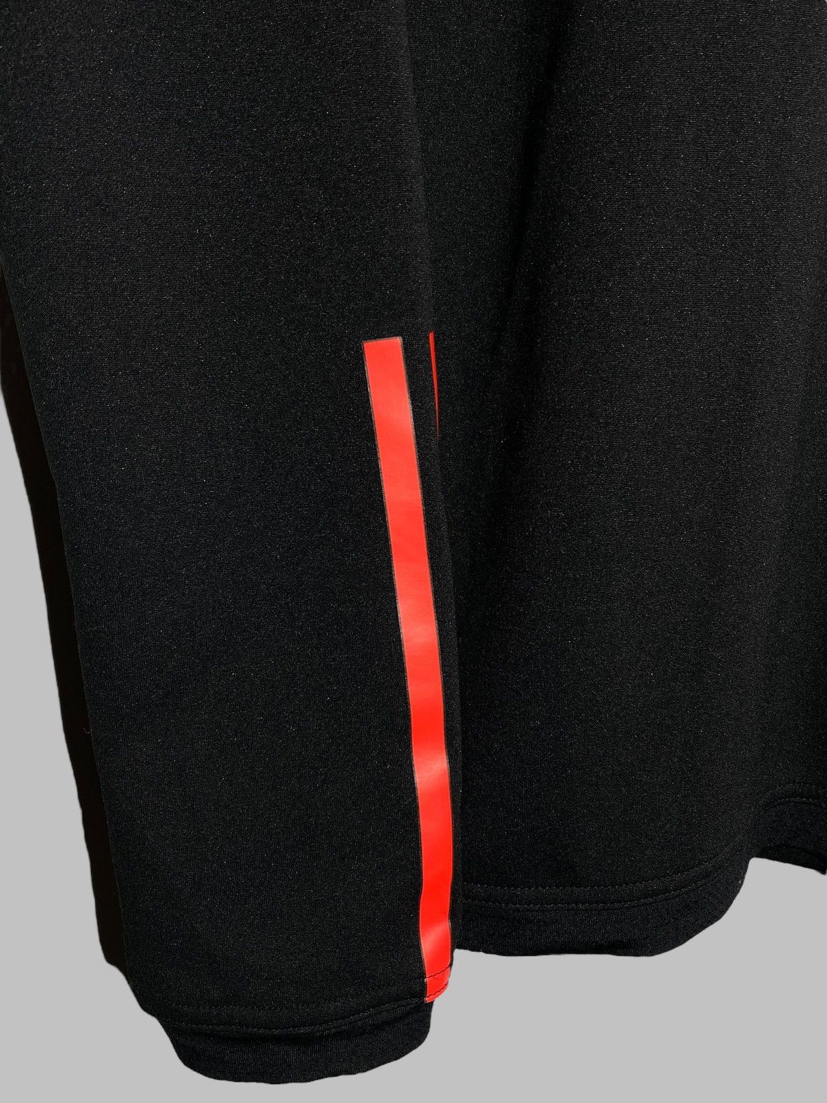 Other 🔥 MANCHESTER UNITED ADIDAS MEGASTORE TEZOS TECH TOP 🔴⚫ Size US S / EU 44-46 / 1 - 12 Thumbnail