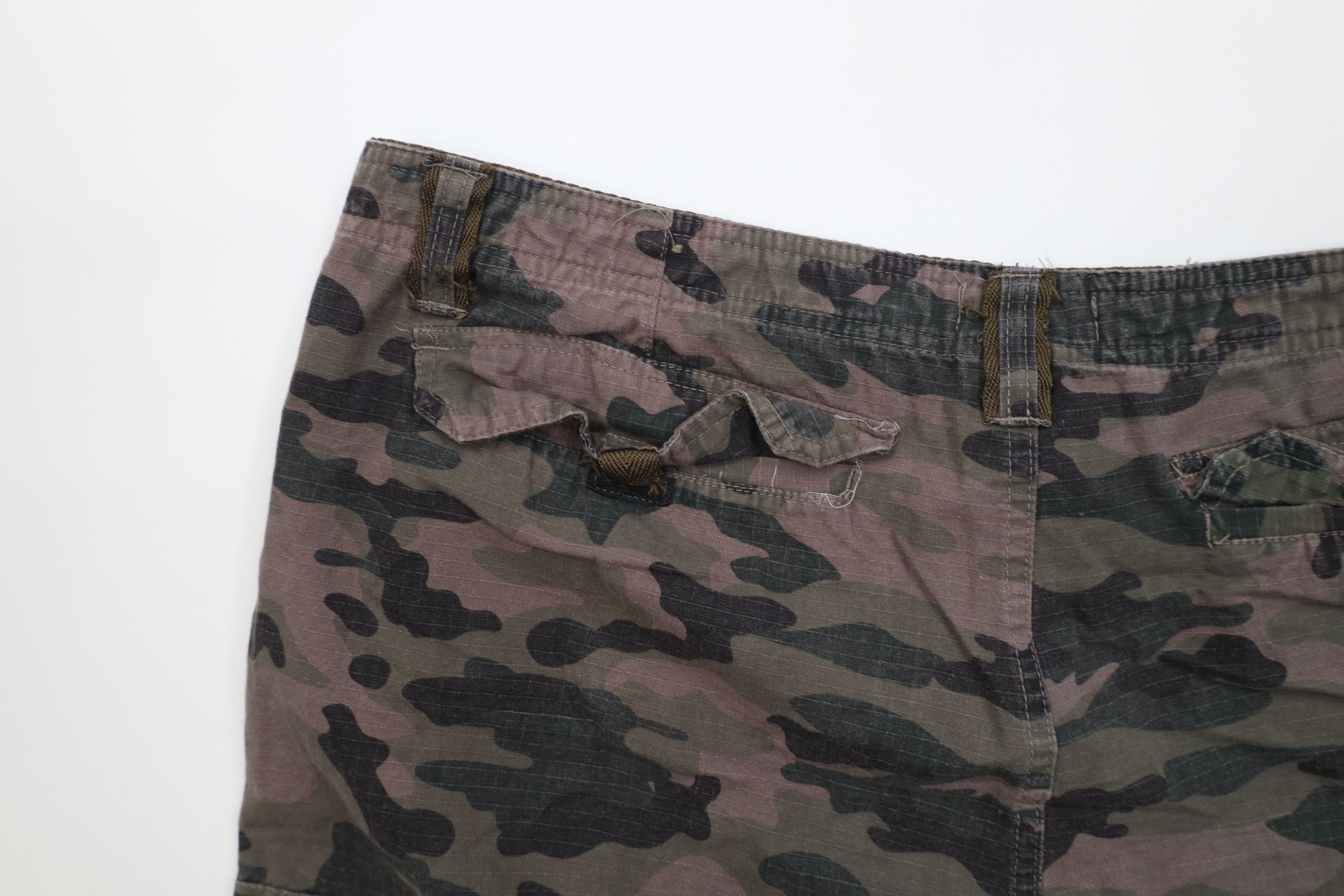 Vintage Vintage Y2K Streetwear Ripstop Camouflage Cargo Shorts Size US 40 / EU 56 - 10 Thumbnail