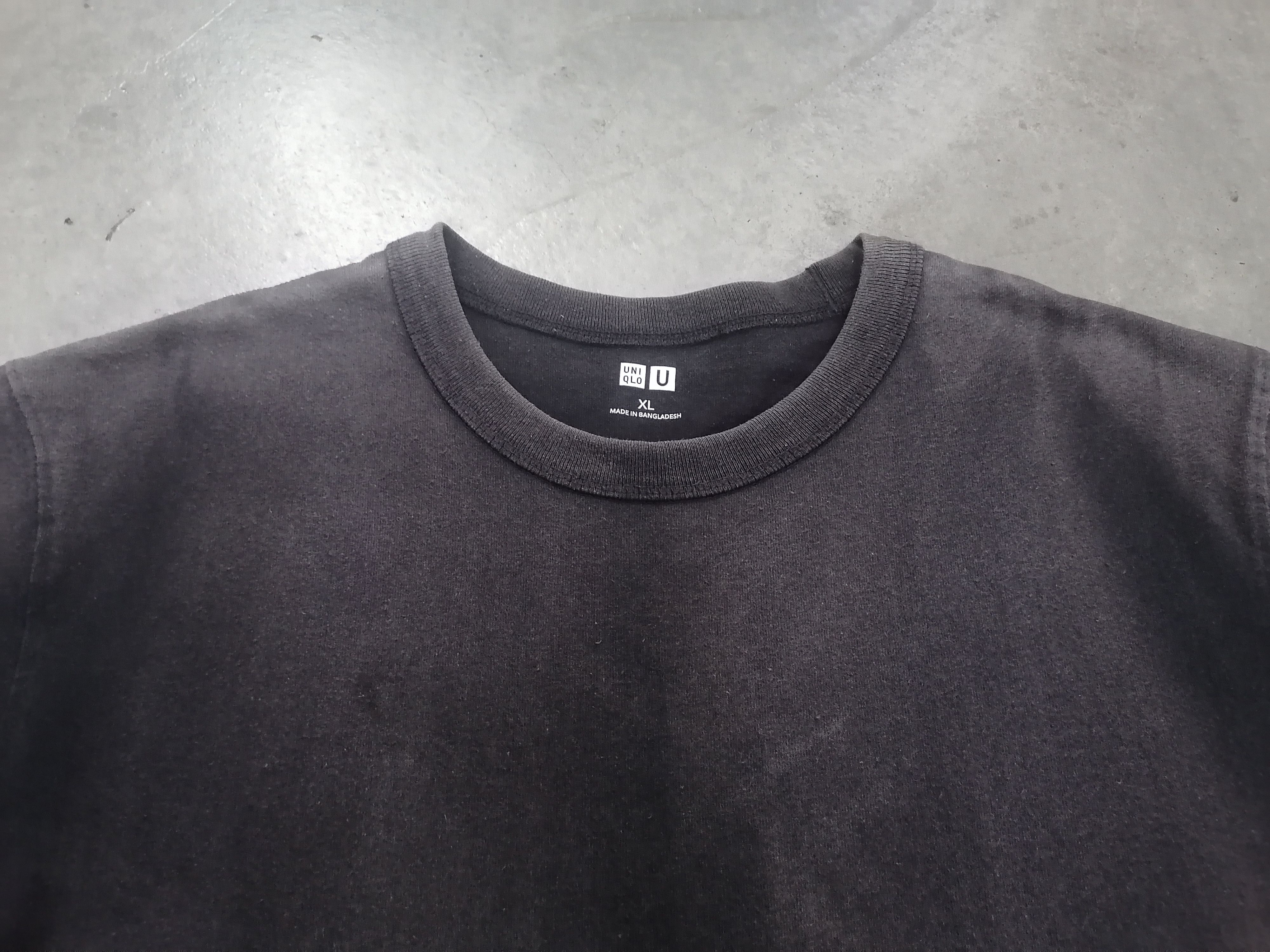 Japanese Brand Trashed Faded Black Uniqlo Tee Size US XL / EU 56 / 4 - 3 Thumbnail